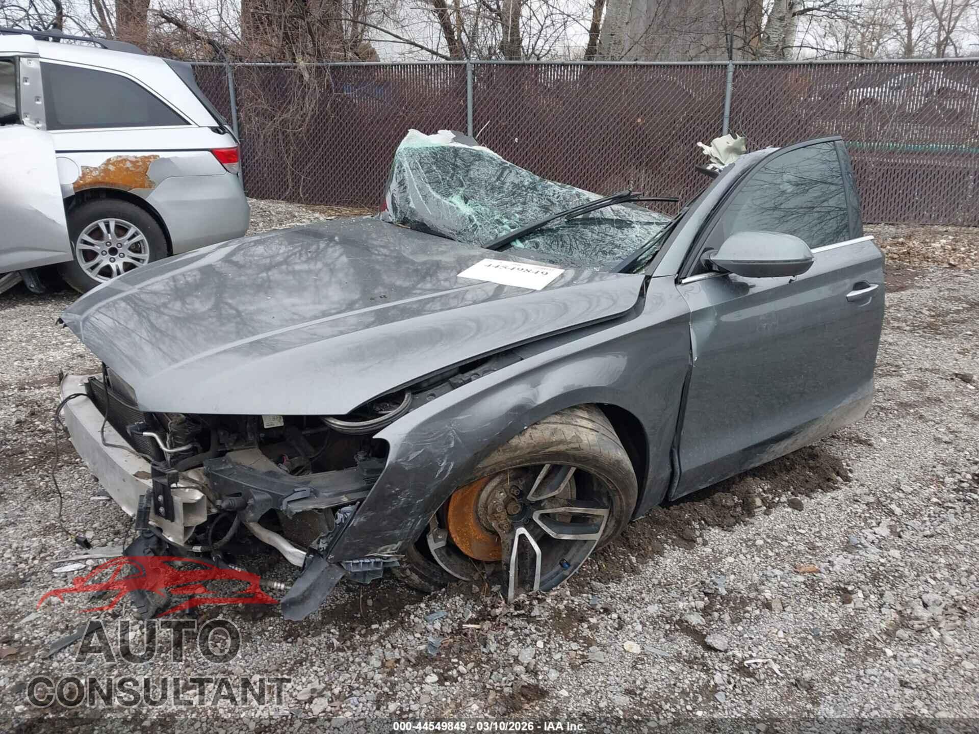 AUDI A8 L 2015 - WAU32AFD5FN013651