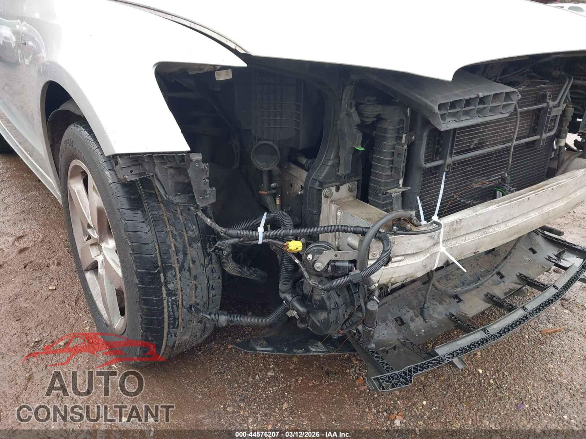 AUDI Q5 2011 - WA1DKAFP4BA048985