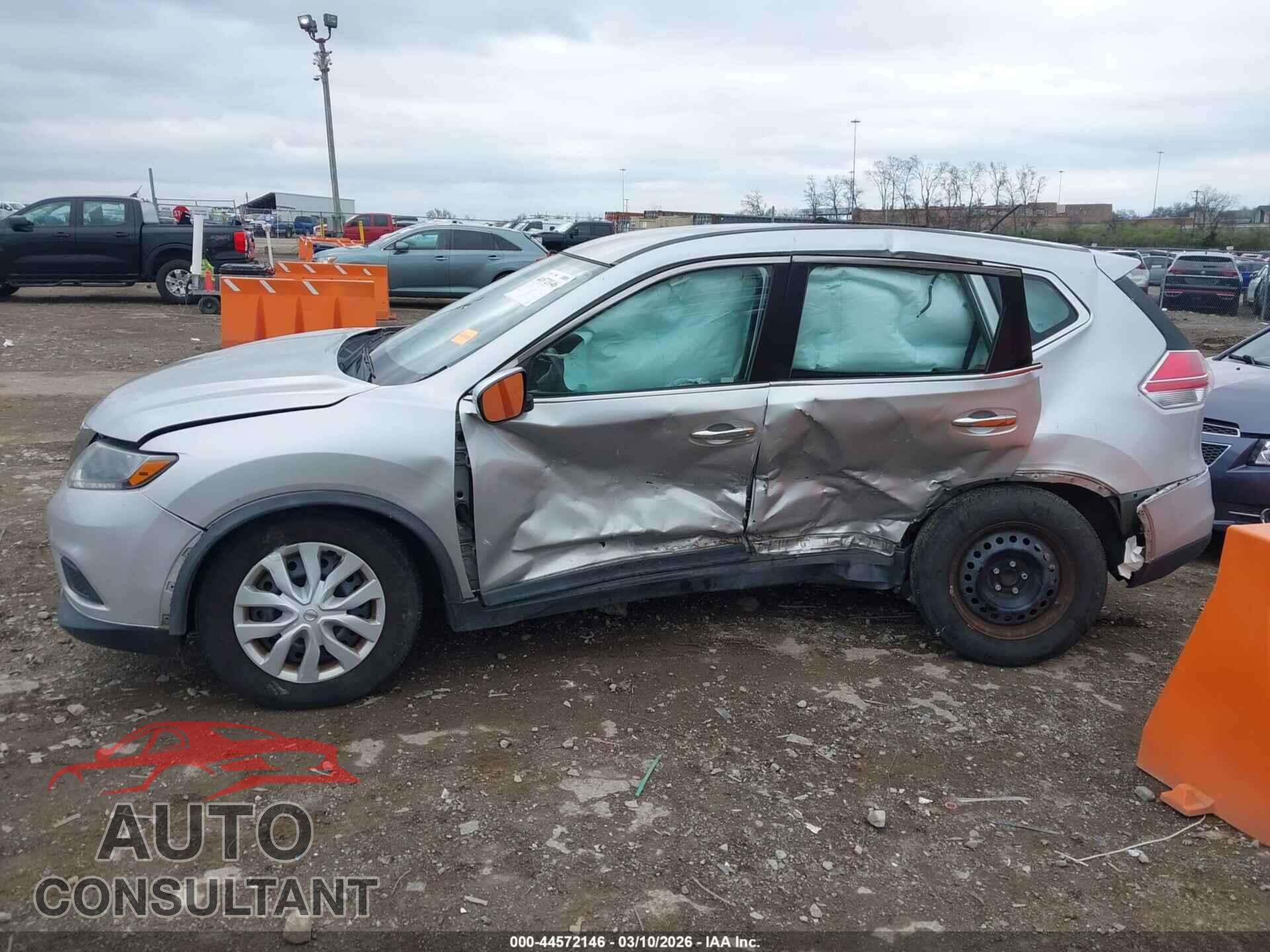 NISSAN ROGUE 2015 - KNMAT2MT2FP507686