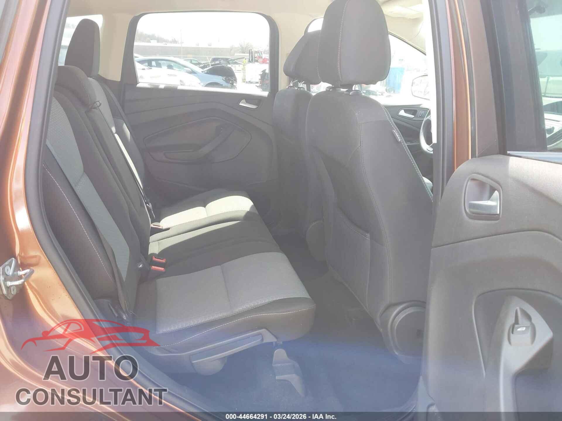 FORD ESCAPE 2017 - 1FMCU0G97HUA28870
