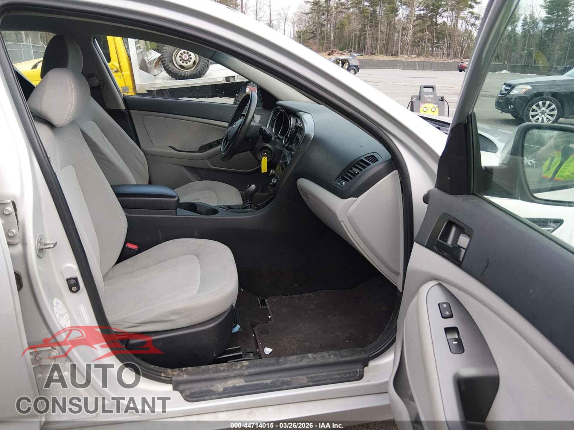 KIA OPTIMA 2011 - KNAGM4A77B5074539