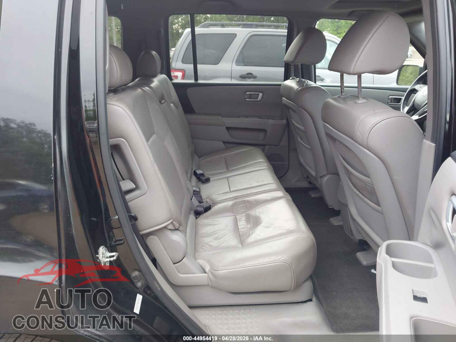 HONDA PILOT 2011 - 5FNYF4H77BB004660