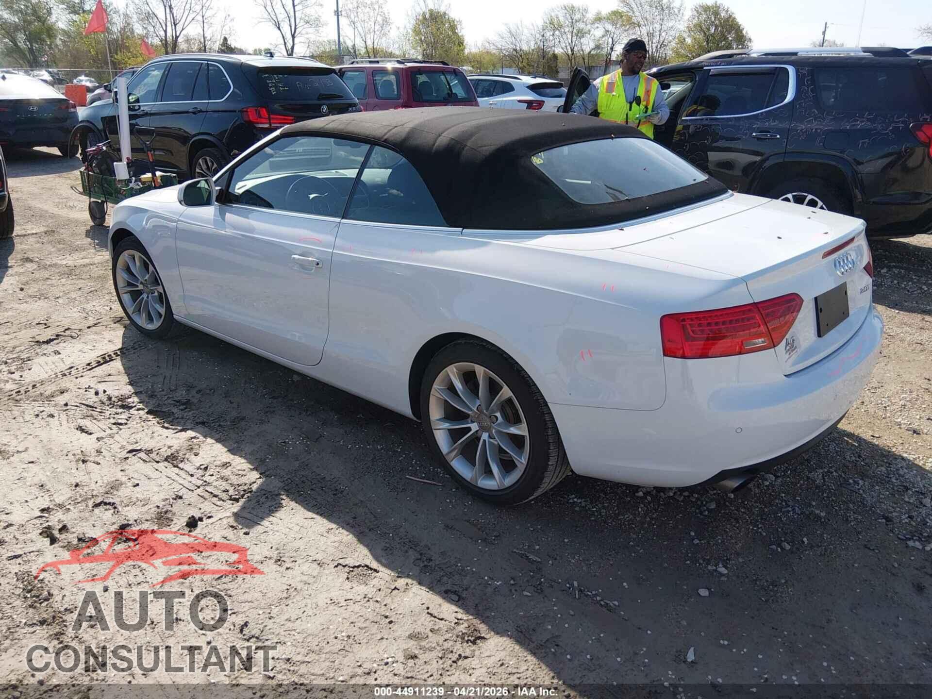 AUDI A5 2013 - WAUJFAFH9DN007198