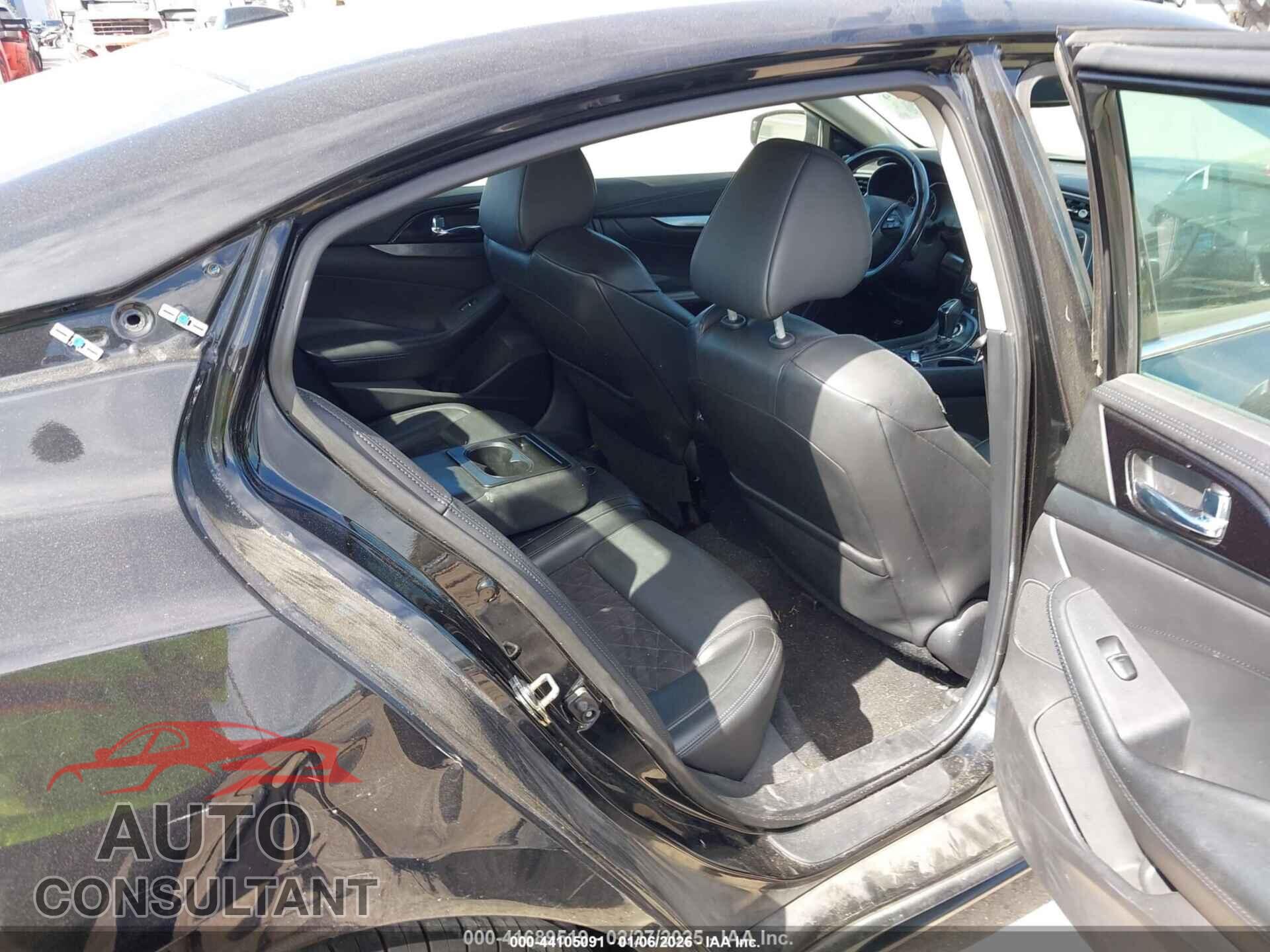 NISSAN MAXIMA 2017 - 1N4AA6AP2HC368499