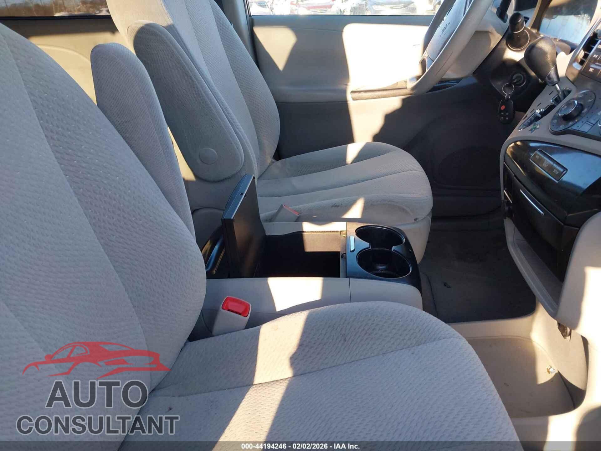 TOYOTA SIENNA 2011 - 5TDKK3DC2BS092155