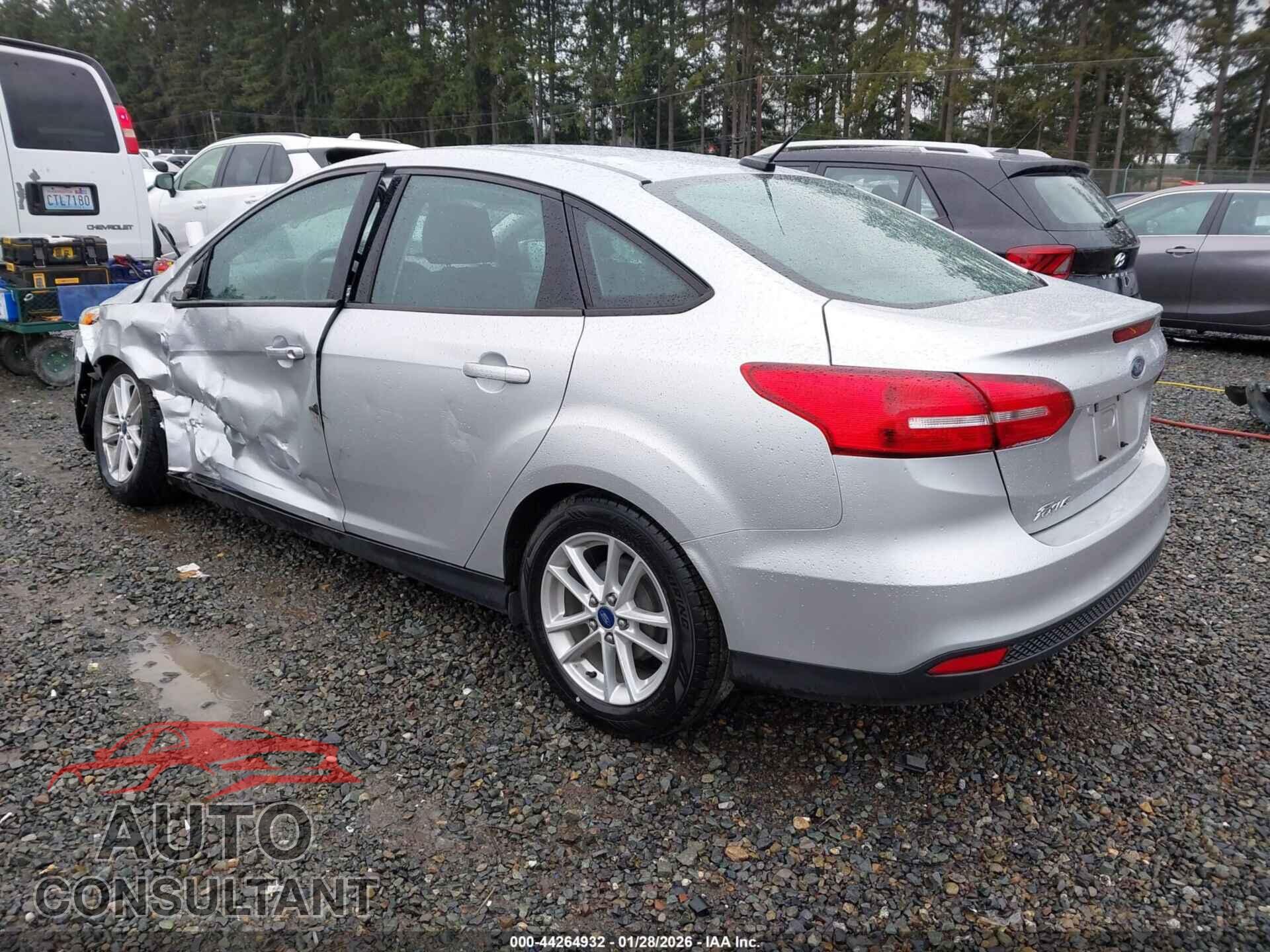 FORD FOCUS 2015 - 1FADP3F20FL262329