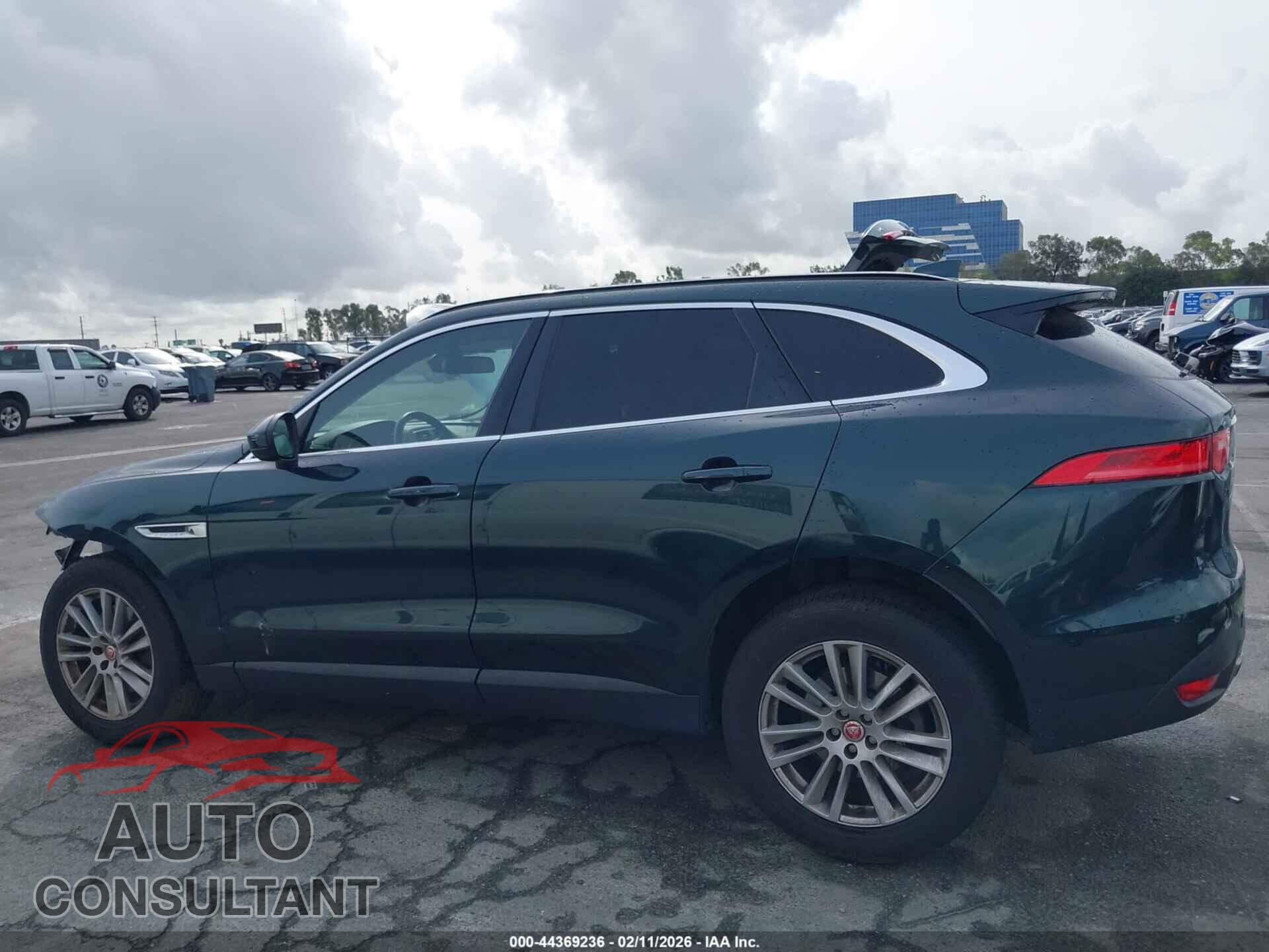 JAGUAR F-PACE 2017 - SADCK2BV4HA890850