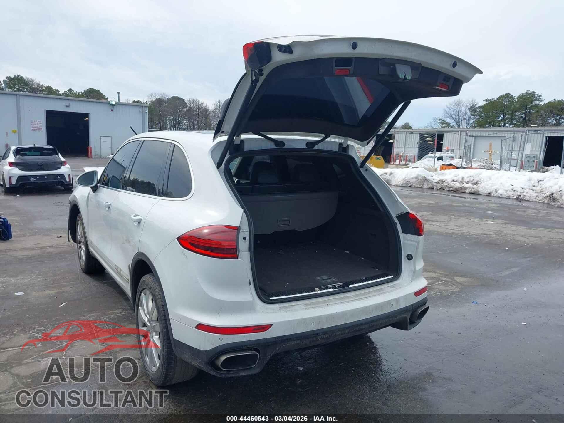 PORSCHE CAYENNE 2016 - WP1AA2A20GKA10716