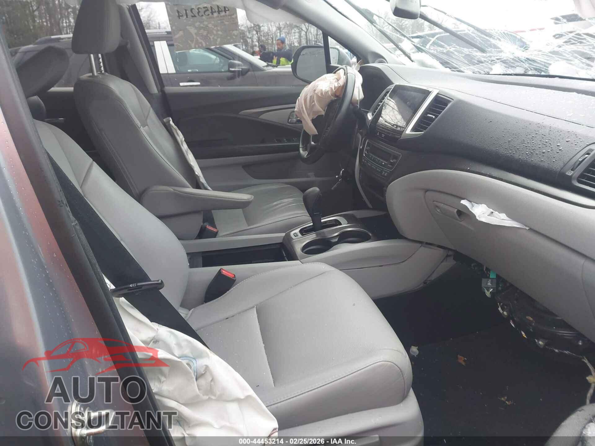 HONDA PILOT 2017 - 5FNYF6H54HB050773