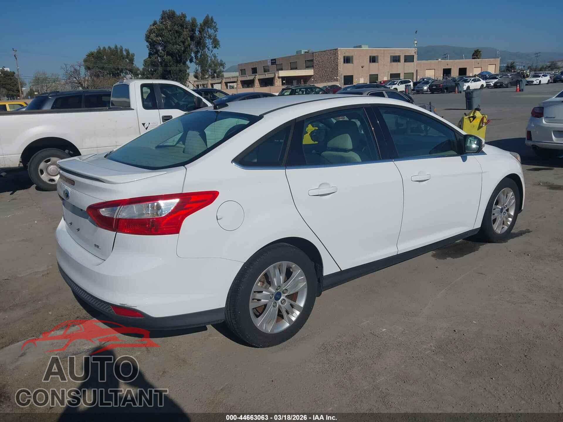 FORD FOCUS 2012 - 1FAHP3H21CL417027