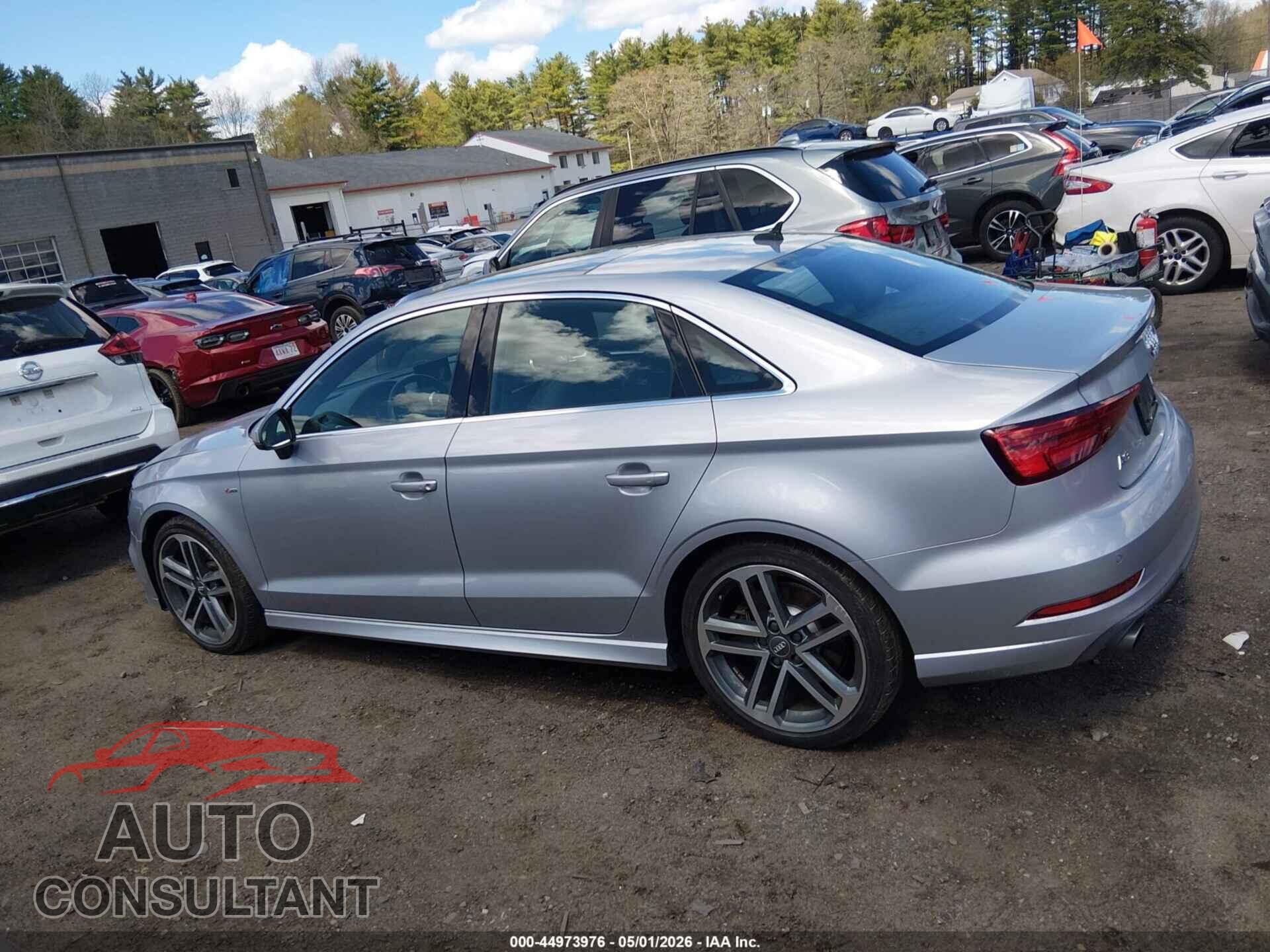 AUDI A3 2019 - WAUJEGFF2KA083063