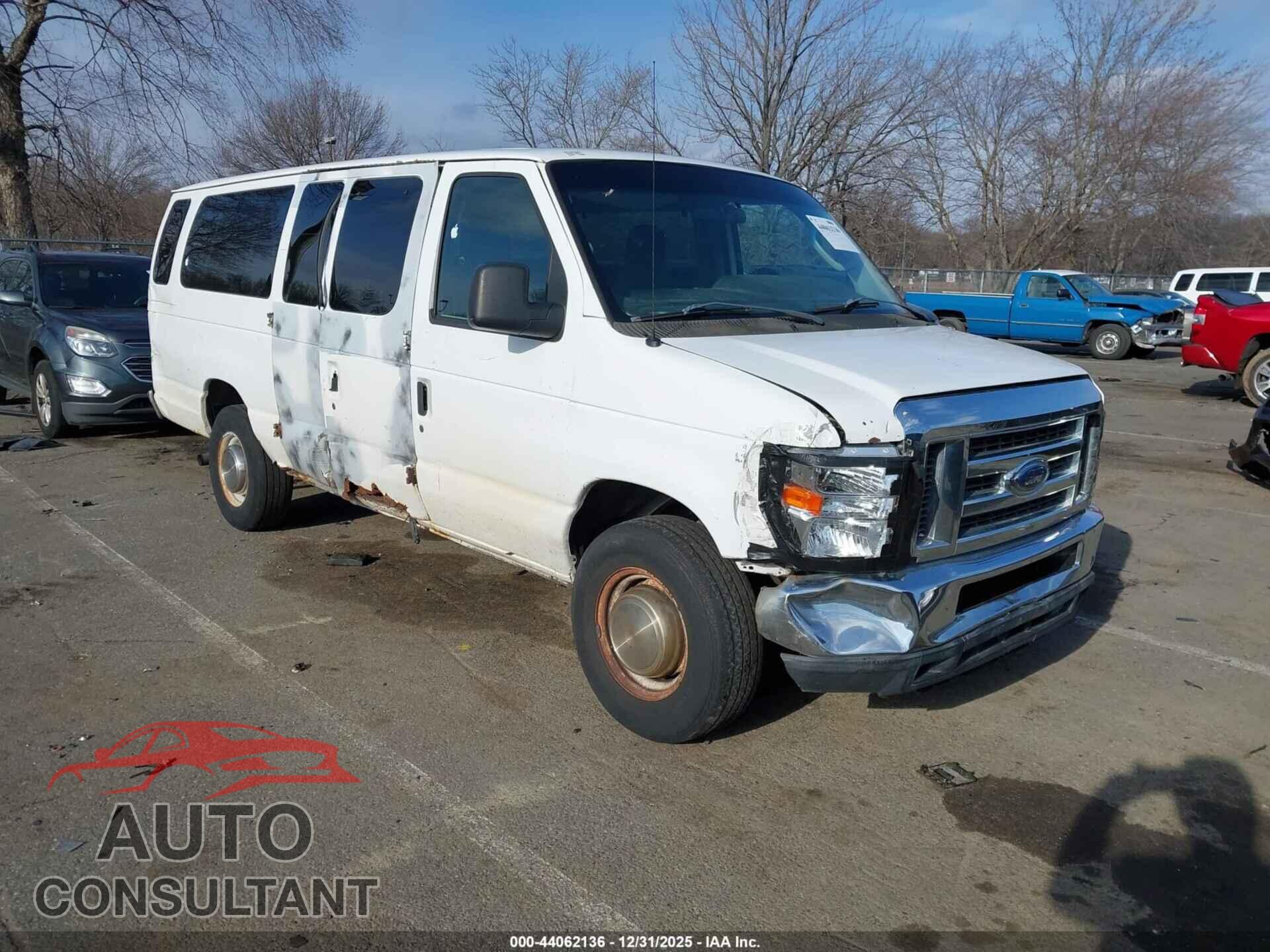 FORD E-350 SUPER DUTY 2011 - 1FBSS3BL7BDA28552