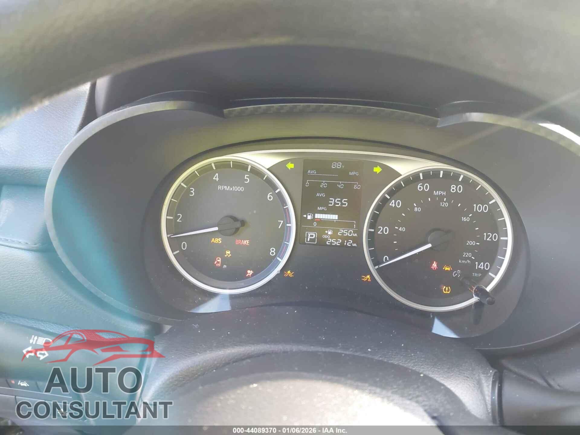 NISSAN VERSA 2024 - 3N1CN8DV7RL868907