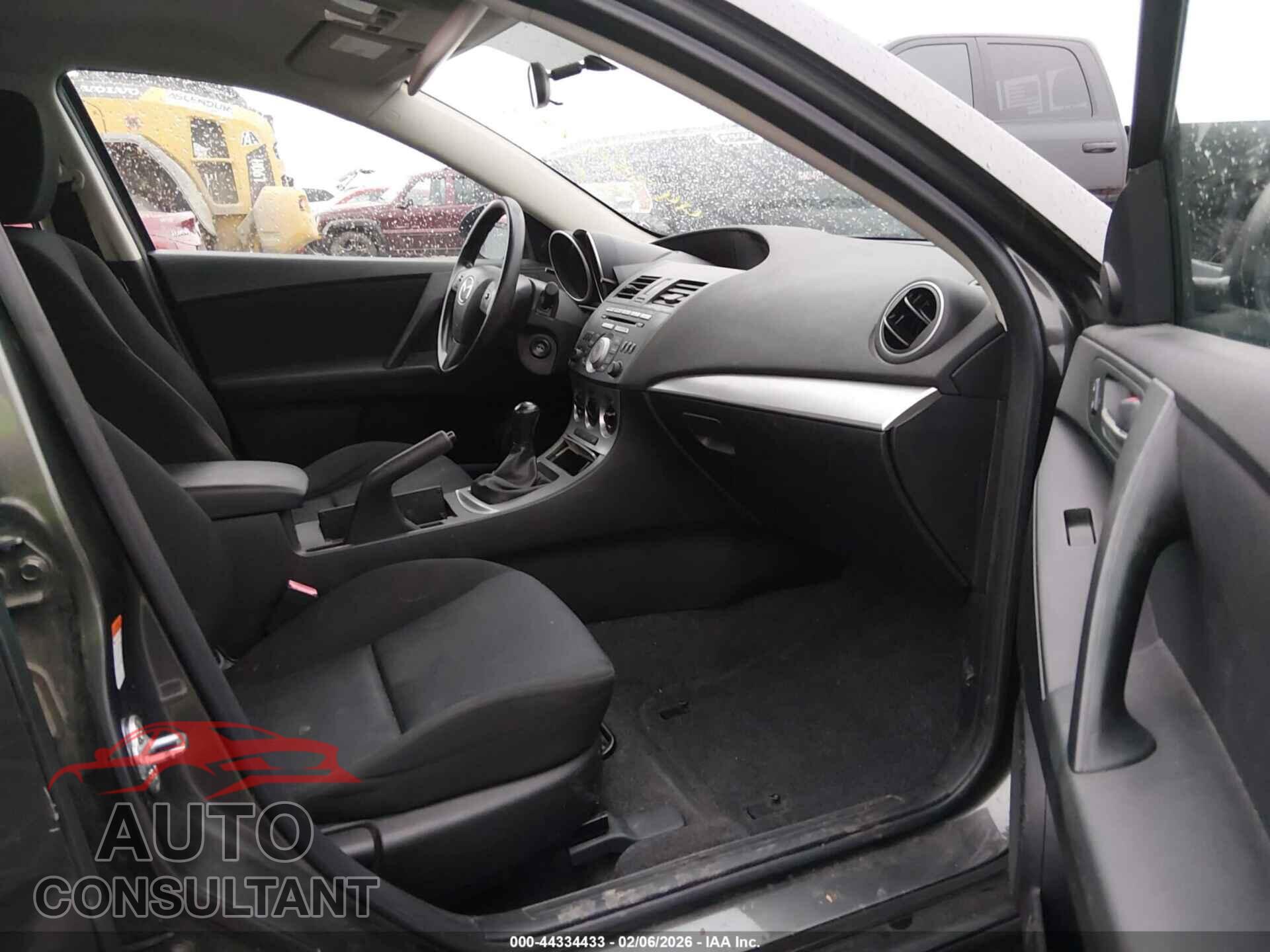 MAZDA MAZDA3 2011 - JM1BL1VFXB1414127