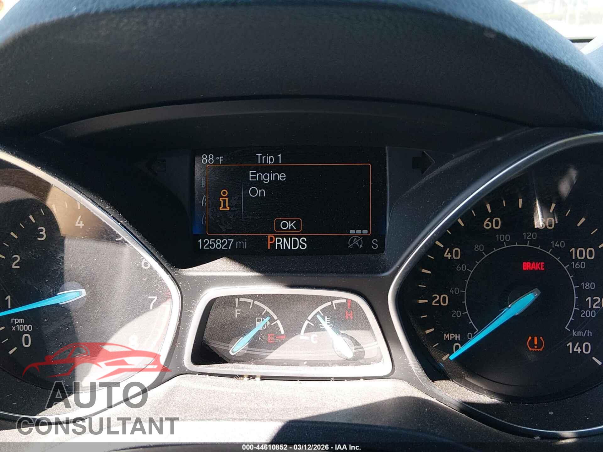 FORD ESCAPE 2017 - 1FMCU0GD5HUB53466