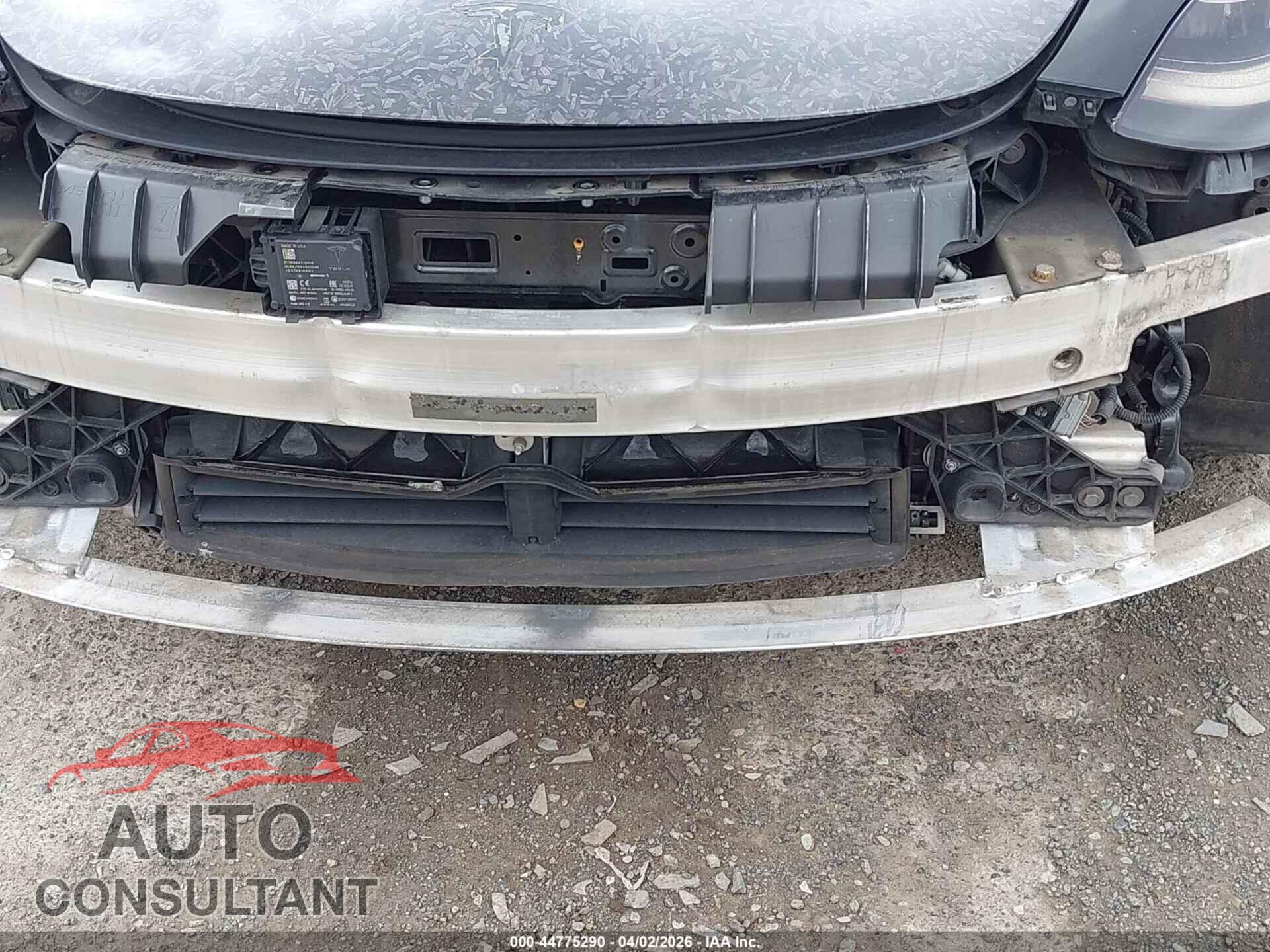 TESLA MODEL 3 2019 - 5YJ3E1EA6KF296779