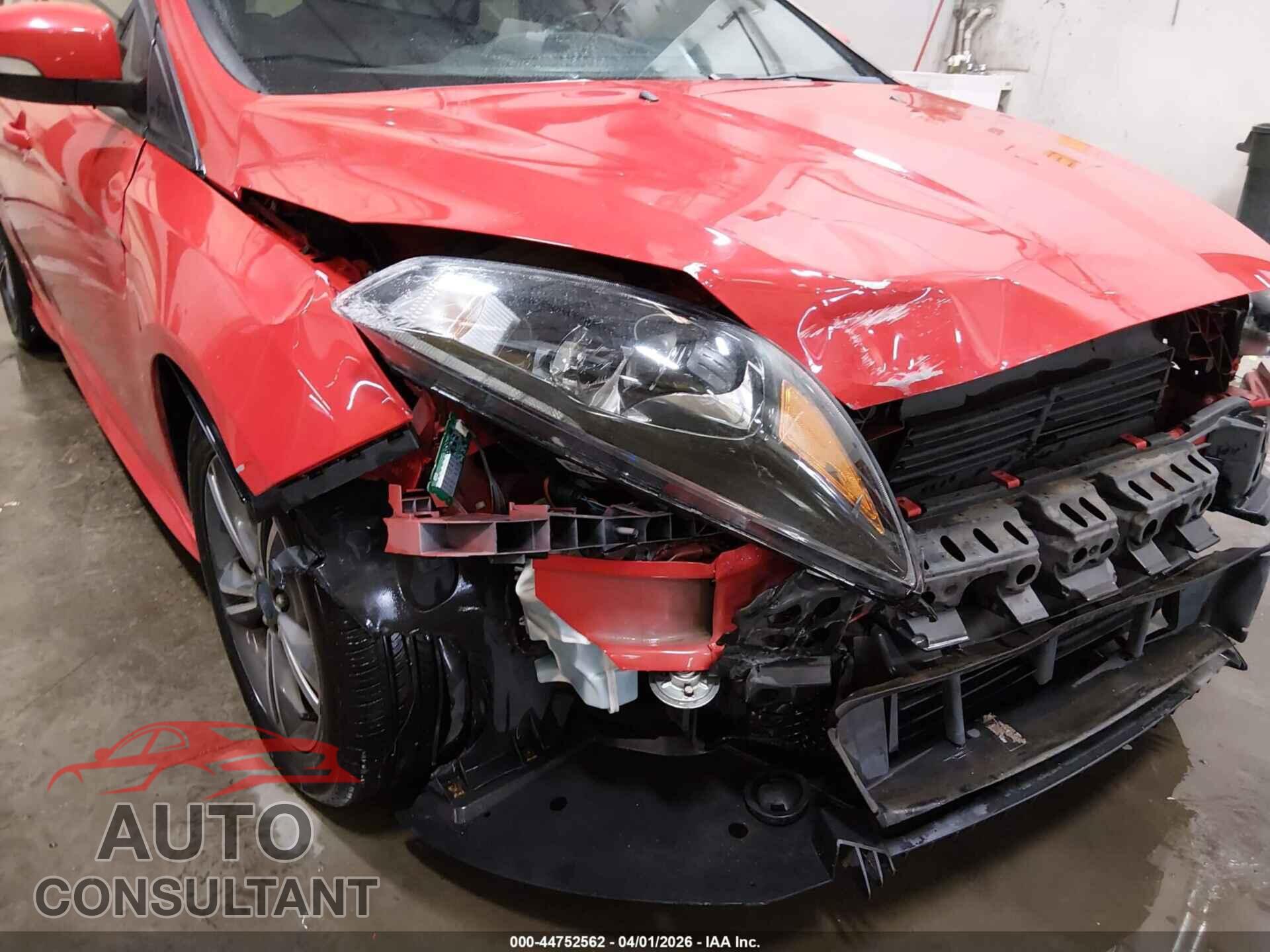 FORD FOCUS ST 2017 - 1FADP3L95HL233915