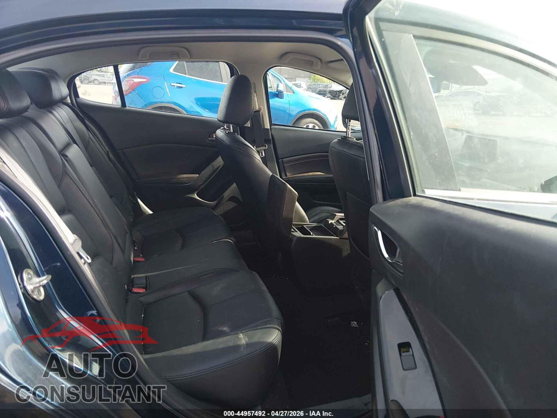 MAZDA MAZDA3 2018 - 3MZBN1V35JM210771