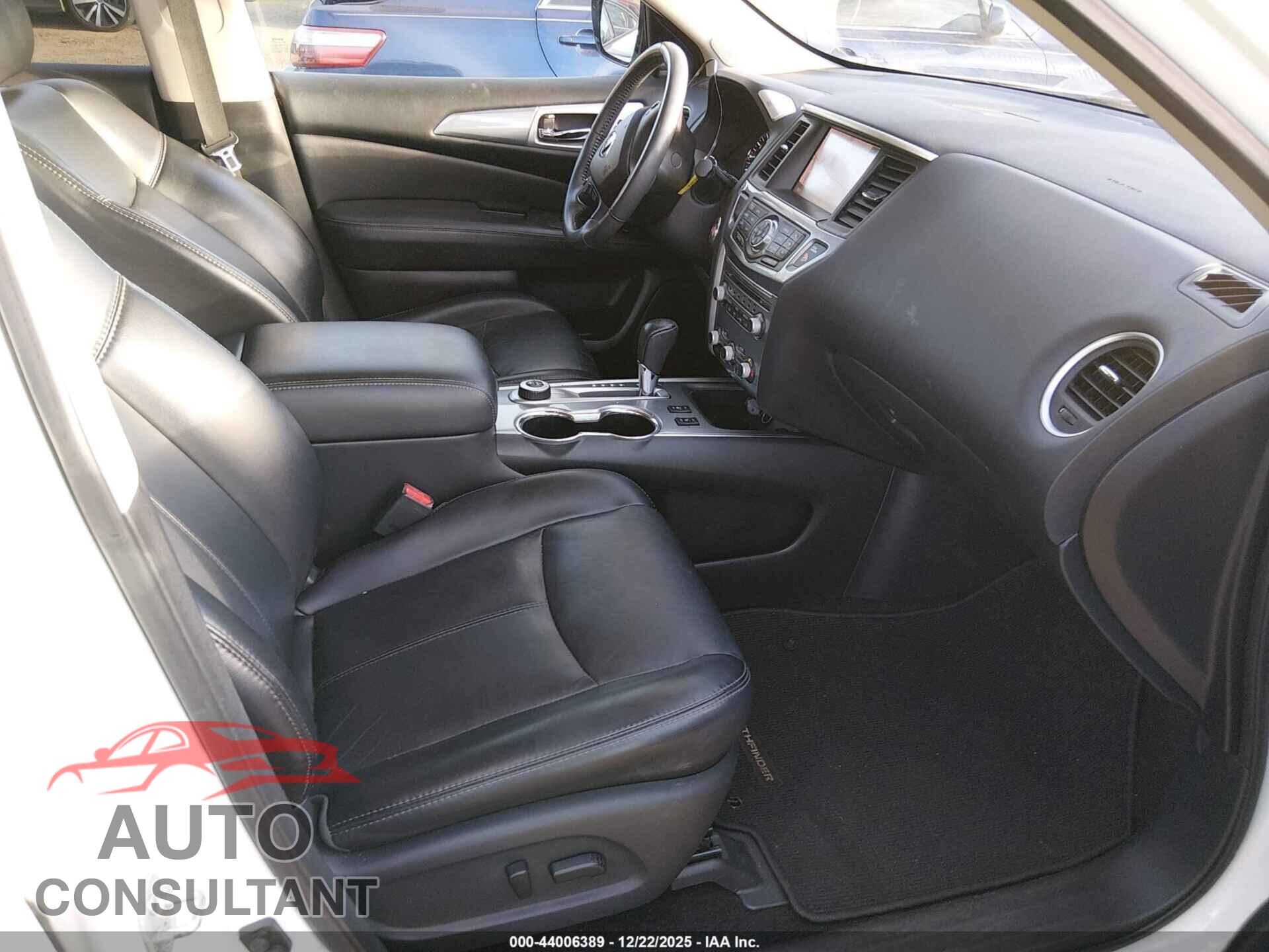 NISSAN PATHFINDER 2017 - 5N1DR2MM5HC901726
