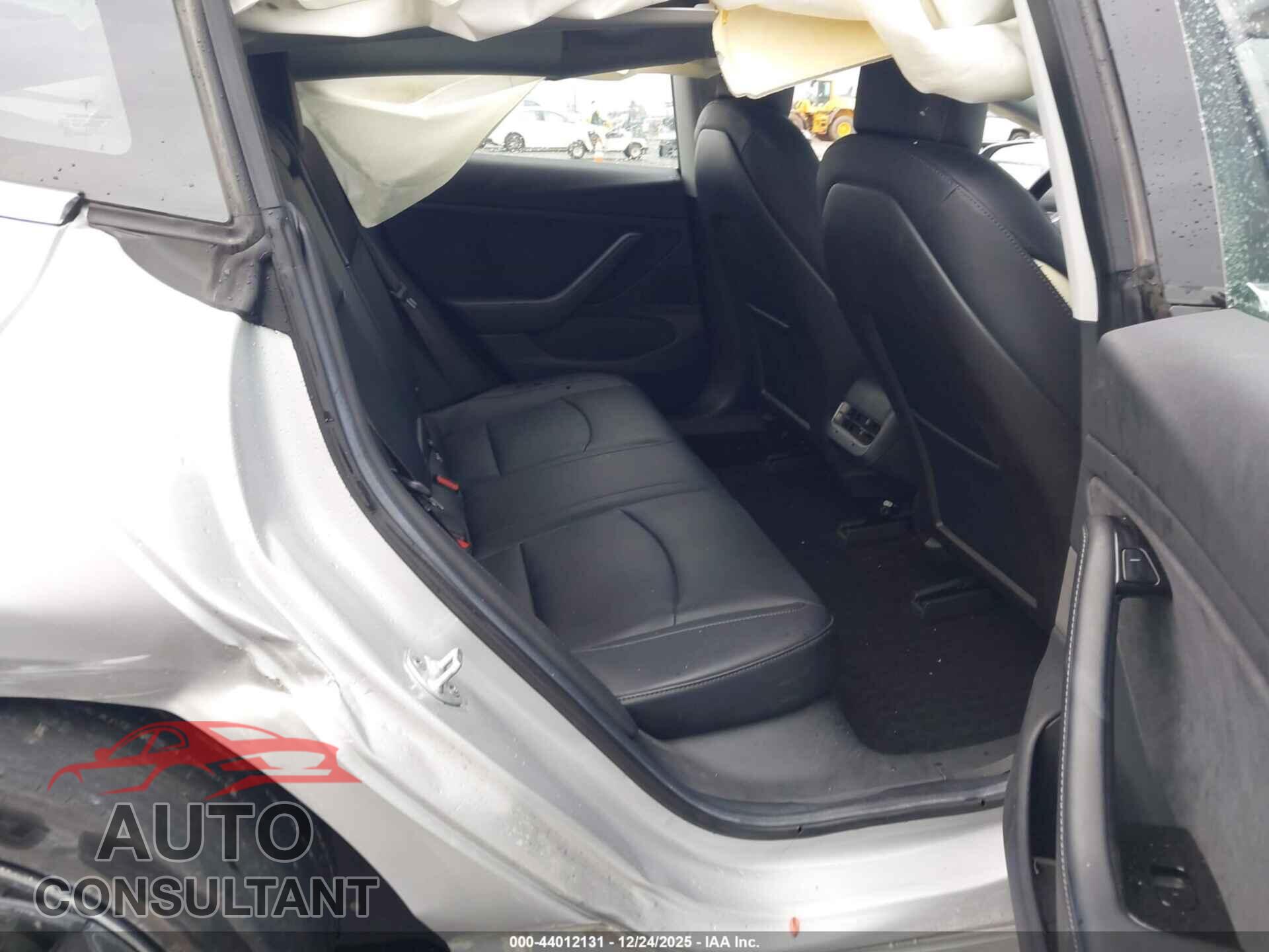 TESLA MODEL 3 2018 - 5YJ3E1EA0JF004087