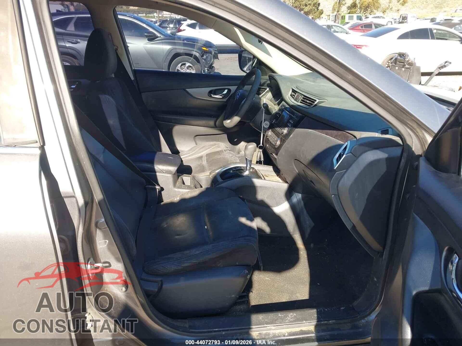 NISSAN ROGUE 2015 - KNMAT2MT9FP566038