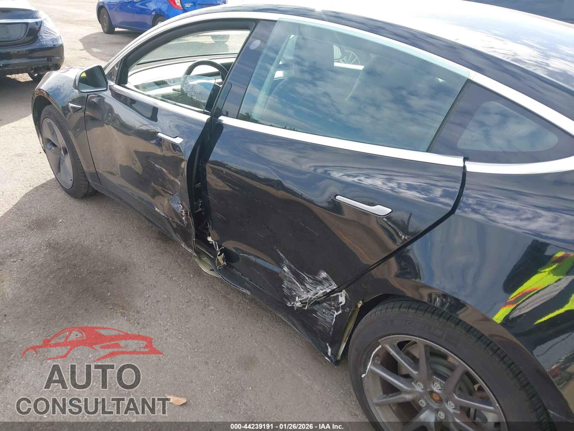TESLA MODEL 3 2020 - 5YJ3E1EA6LF609282
