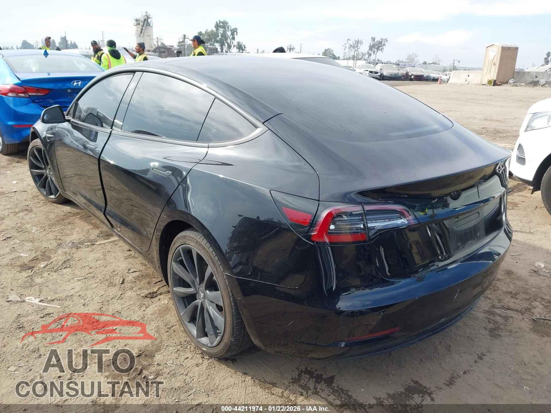 TESLA MODEL 3 2018 - 5YJ3E1EB5JF100354