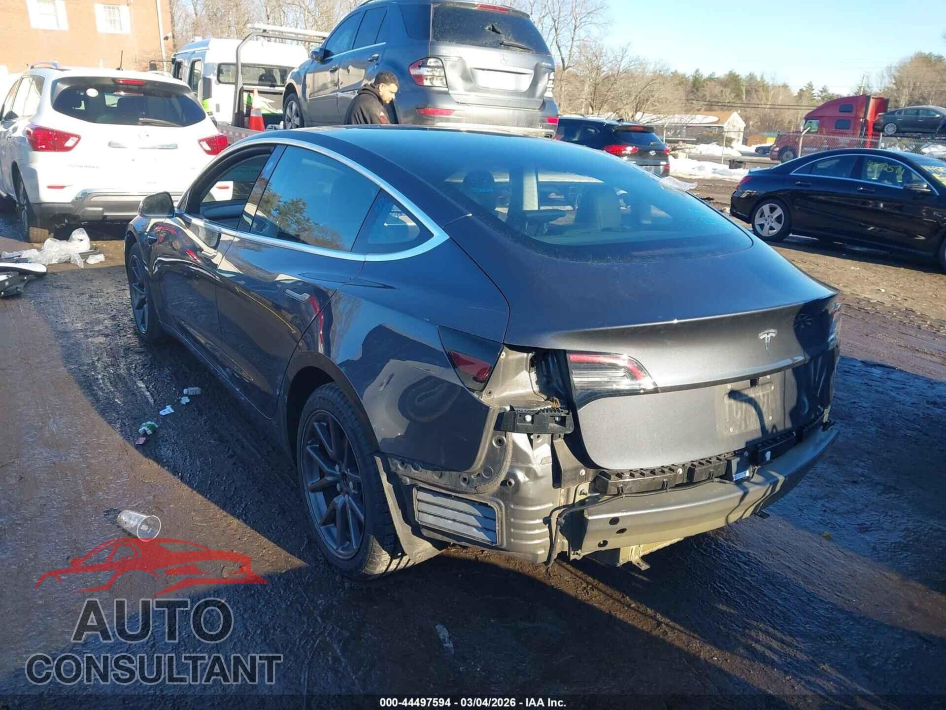 TESLA MODEL 3 2018 - 5YJ3E1EB2JF066518
