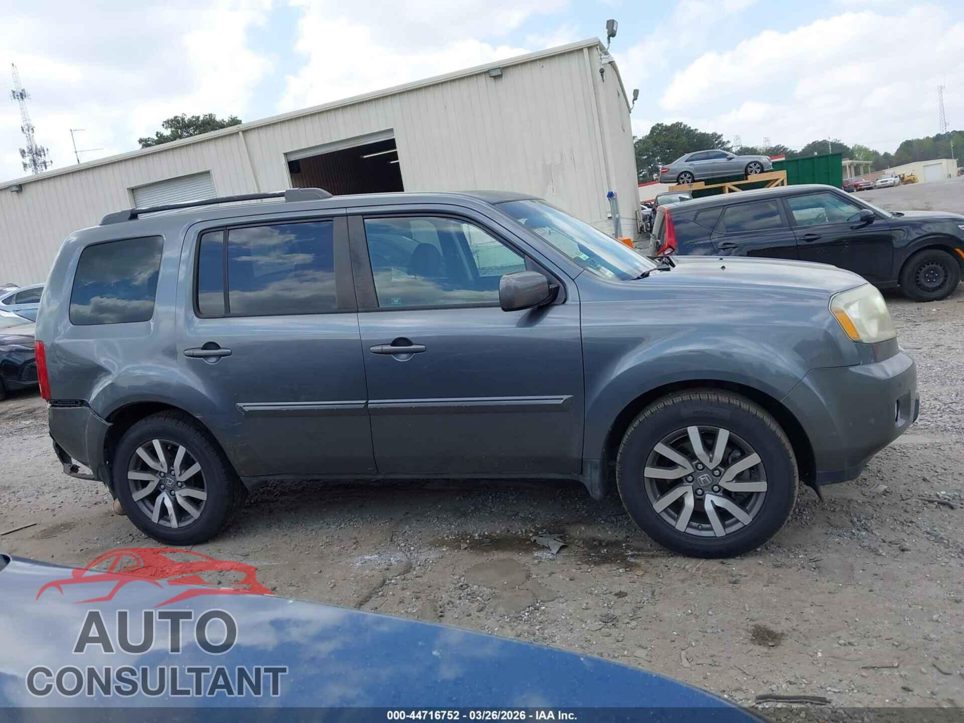 HONDA PILOT 2011 - 5FNYF3H44BB056781
