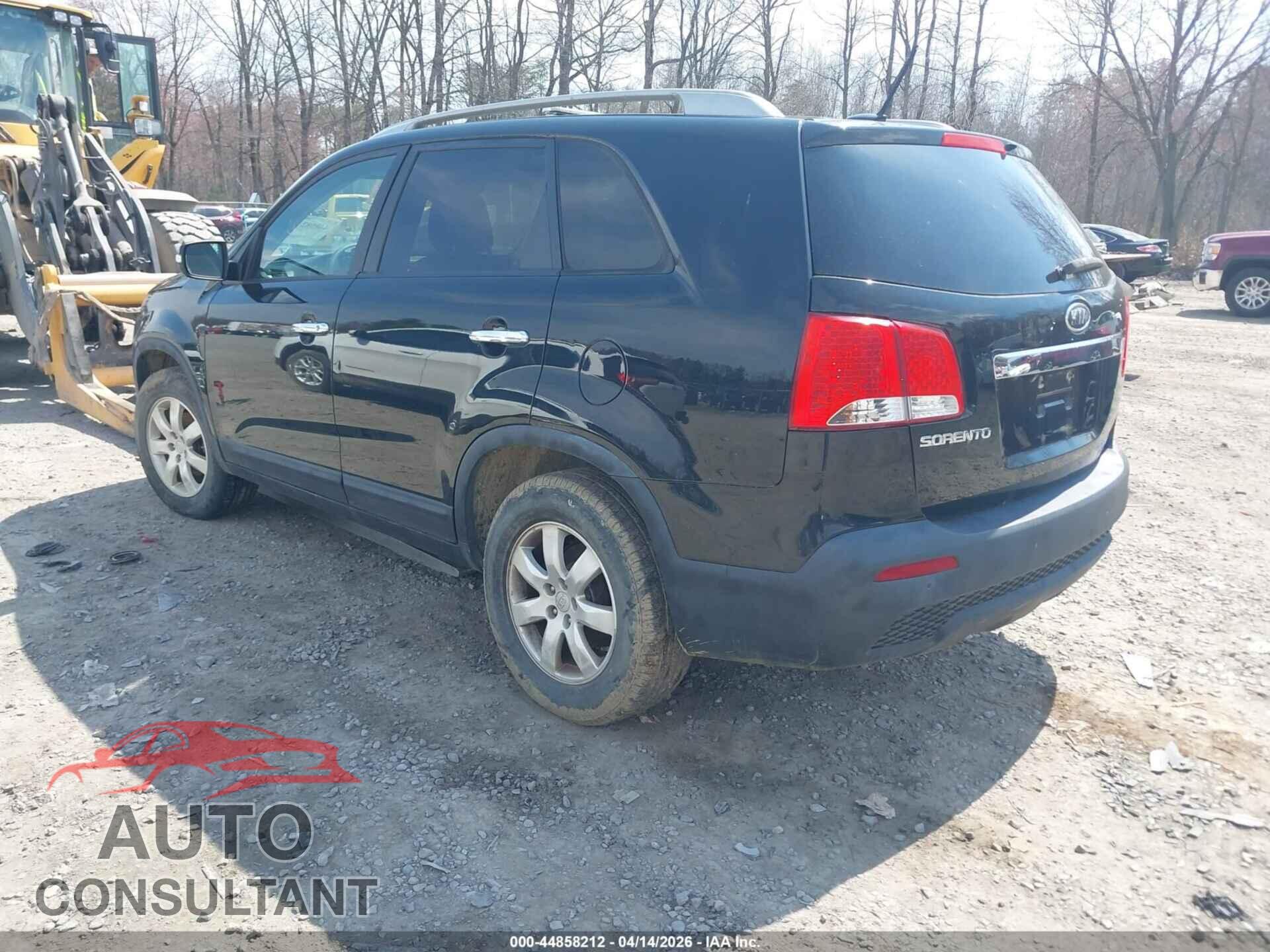 KIA SORENTO 2011 - 5XYKT4A11BG081036