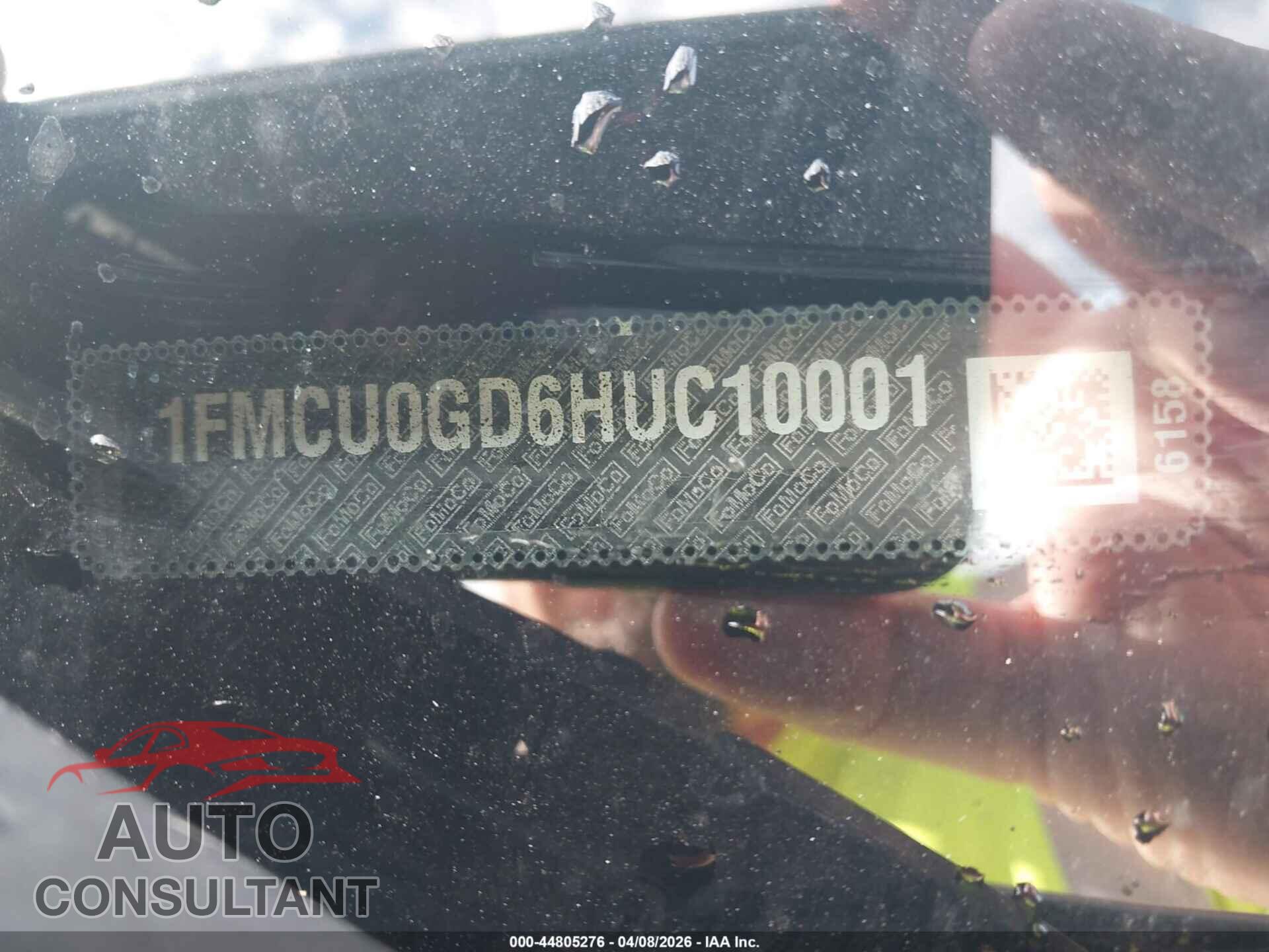 FORD ESCAPE 2017 - 1FMCU0GD6HUC10001