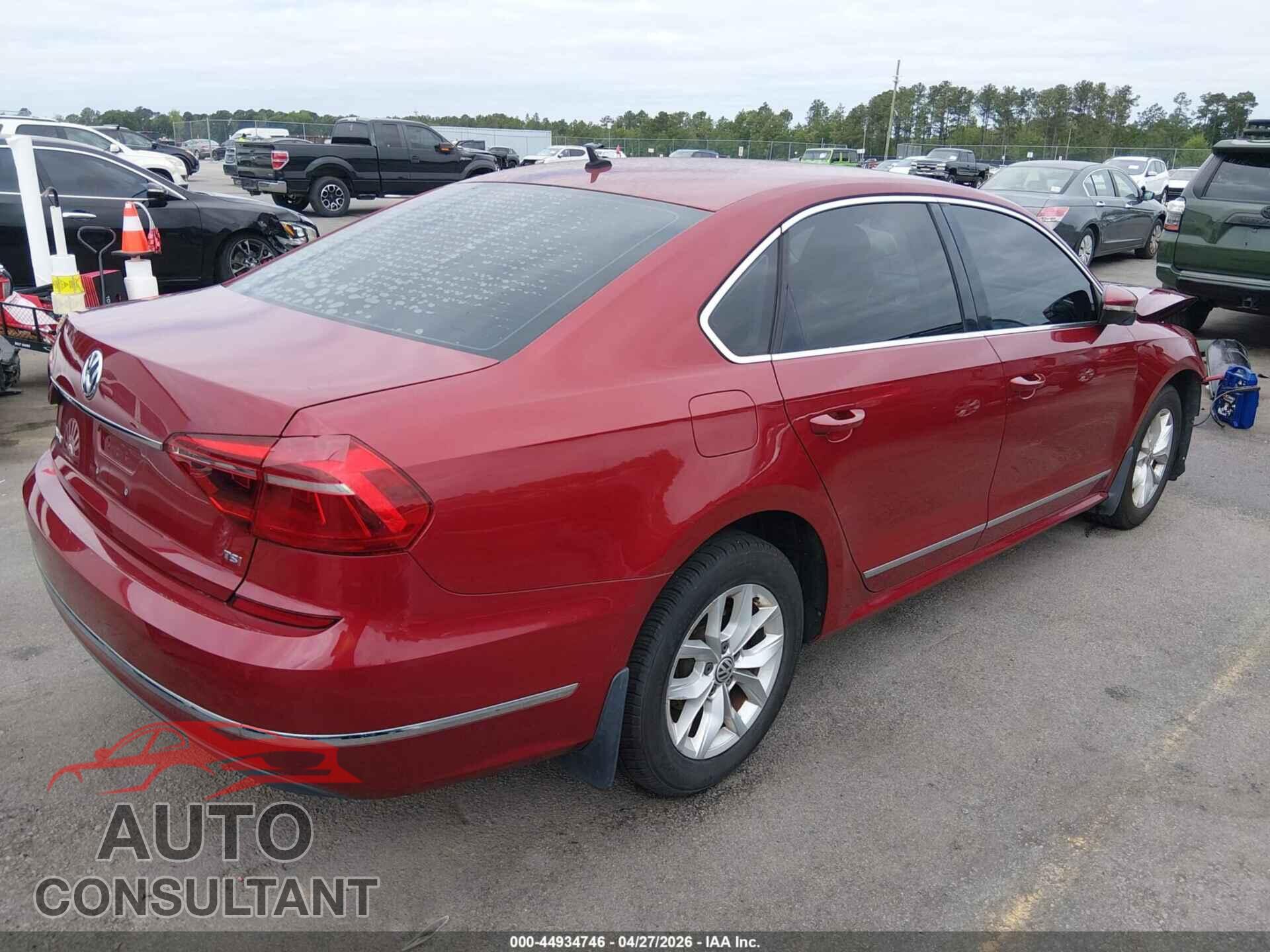 VOLKSWAGEN PASSAT 2017 - 1VWAT7A35HC046766