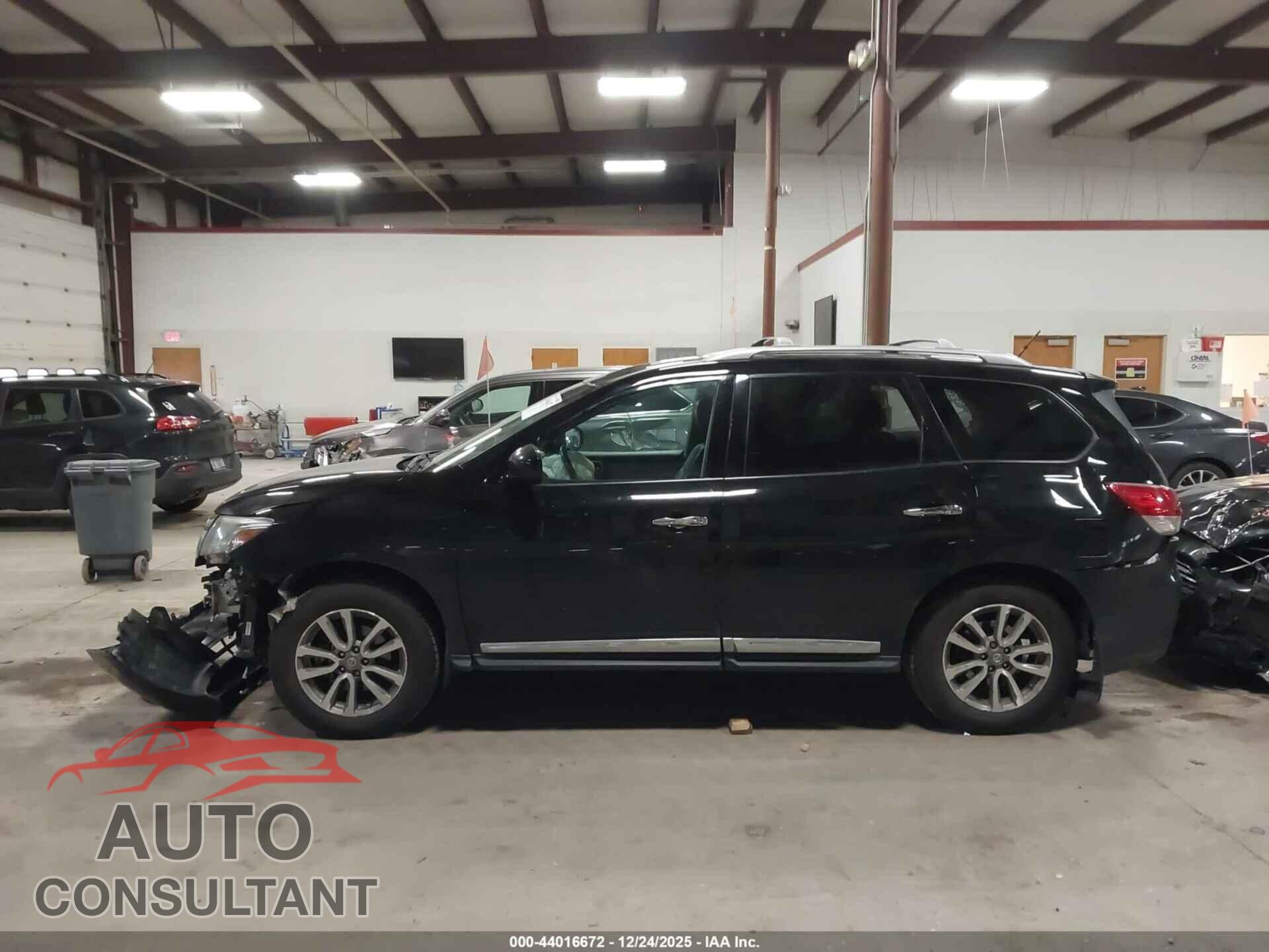 NISSAN PATHFINDER 2014 - 5N1AR2MM6EC621621
