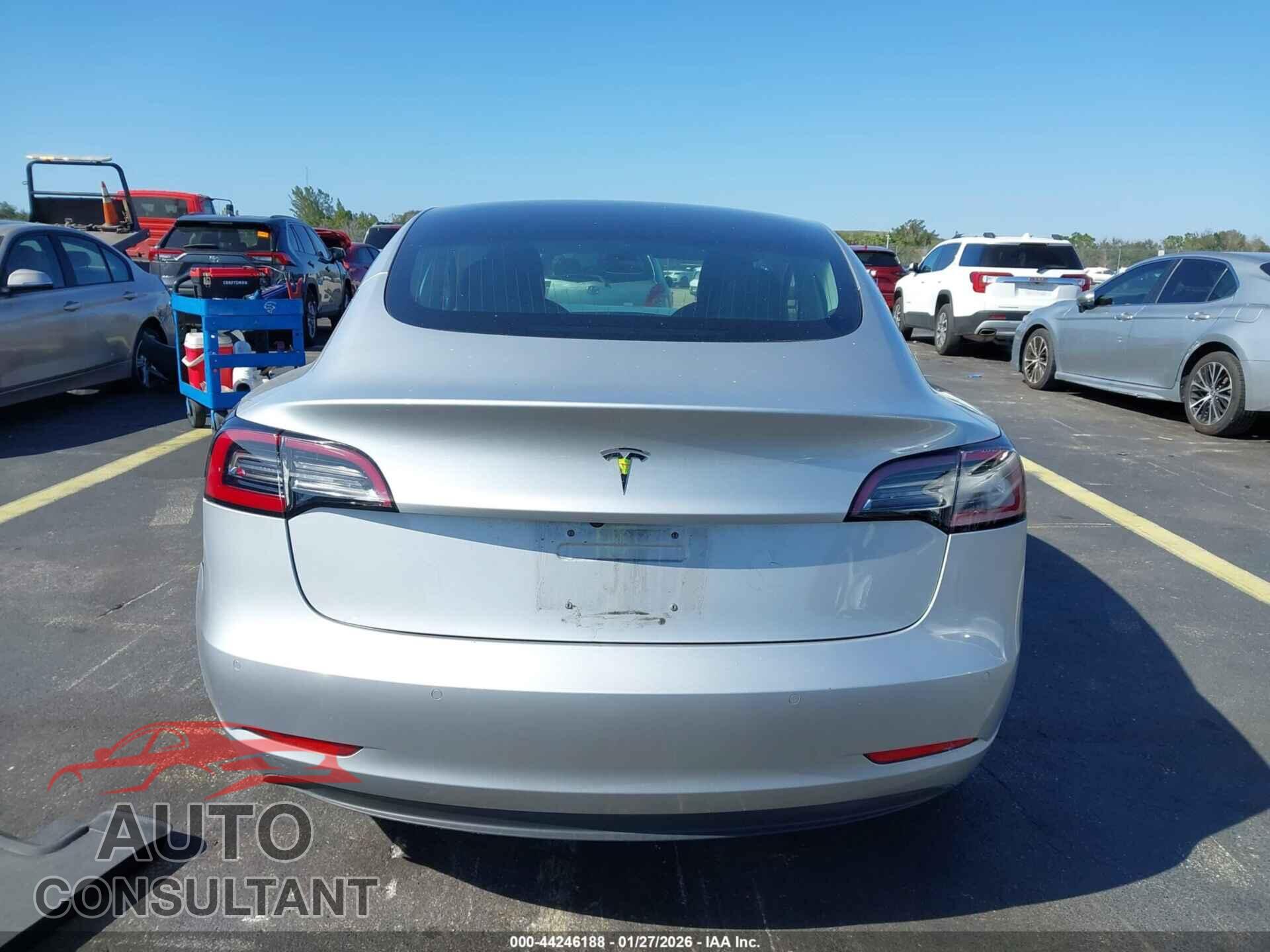 TESLA MODEL 3 2018 - 5YJ3E1EA4JF077382