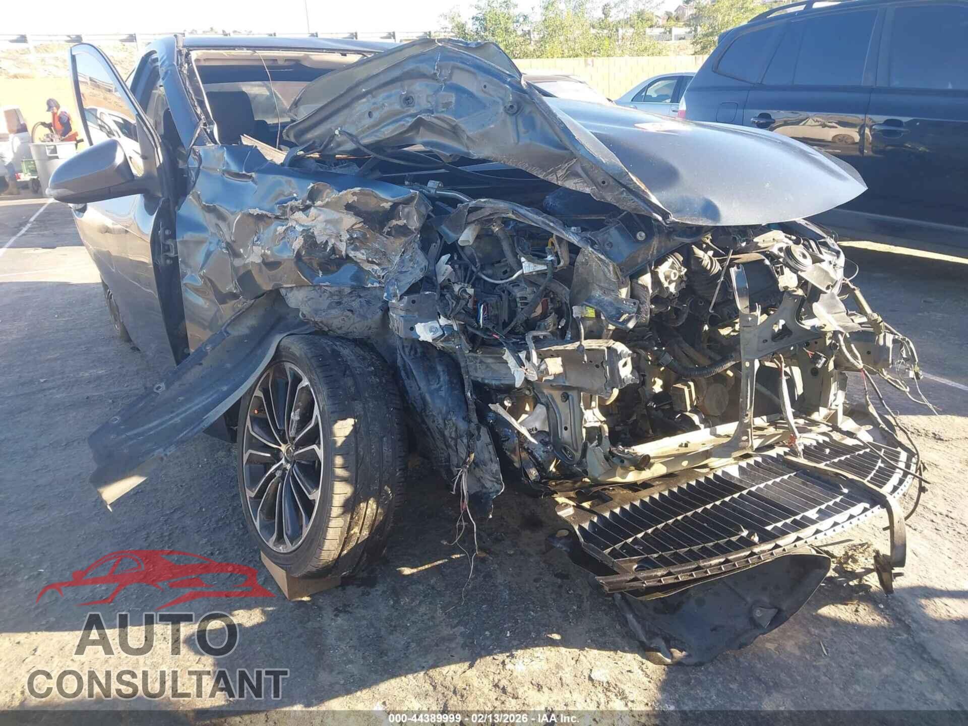 TOYOTA COROLLA 2015 - 2T1BURHE2FC426496