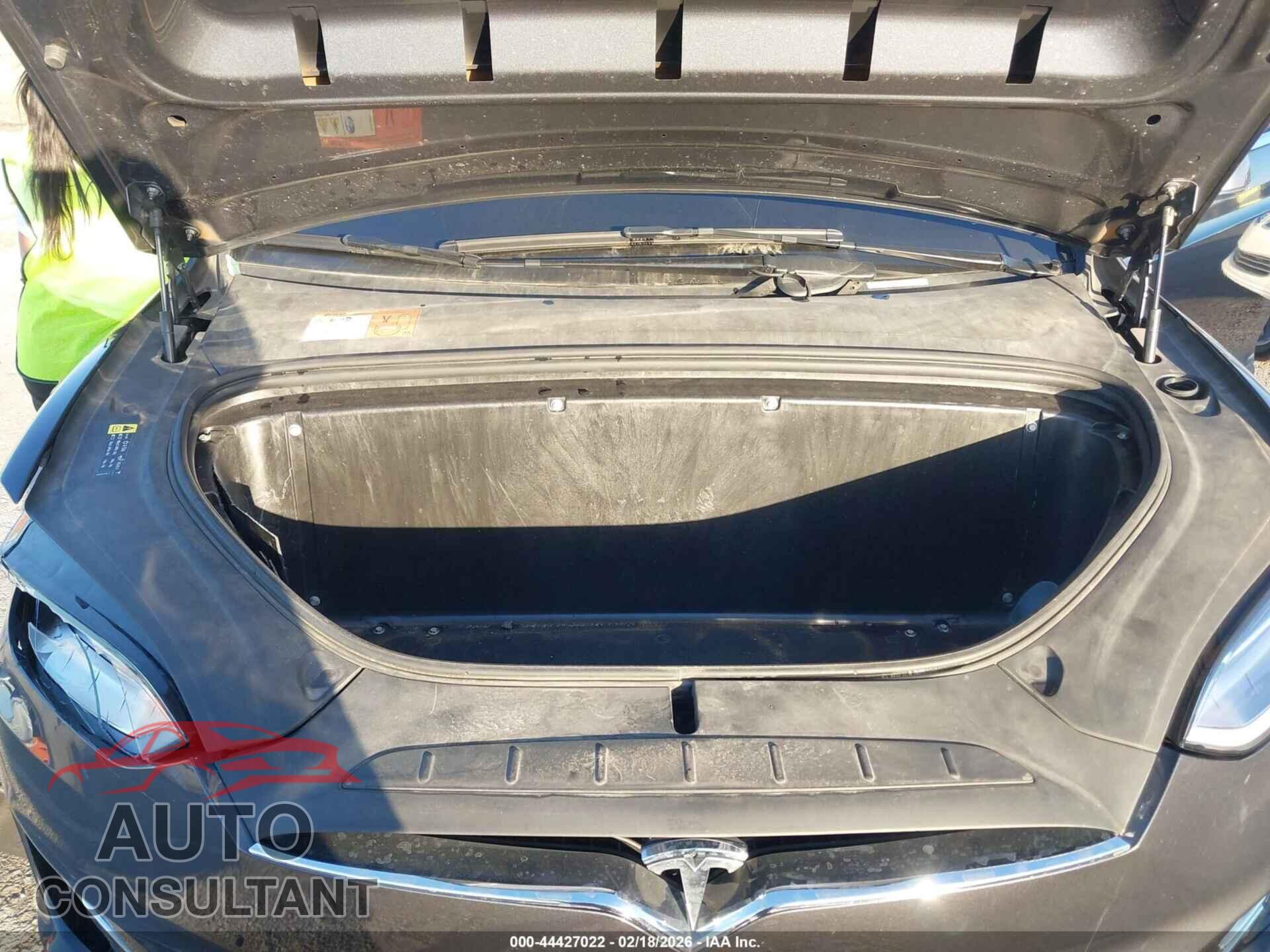 TESLA MODEL X 2018 - 5YJXCBE45JF089774