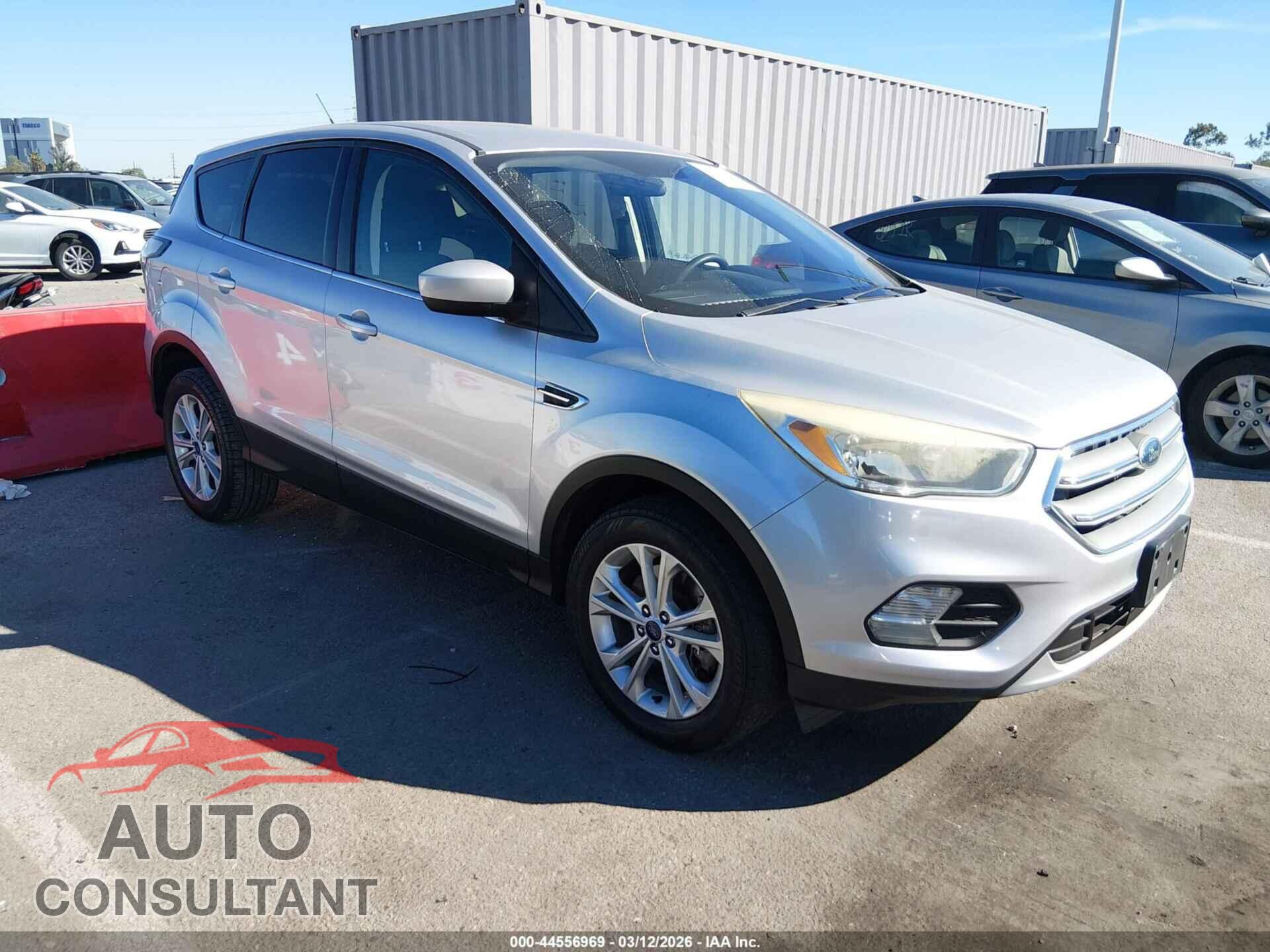 FORD ESCAPE 2017 - 1FMCU9GD0HUE55686