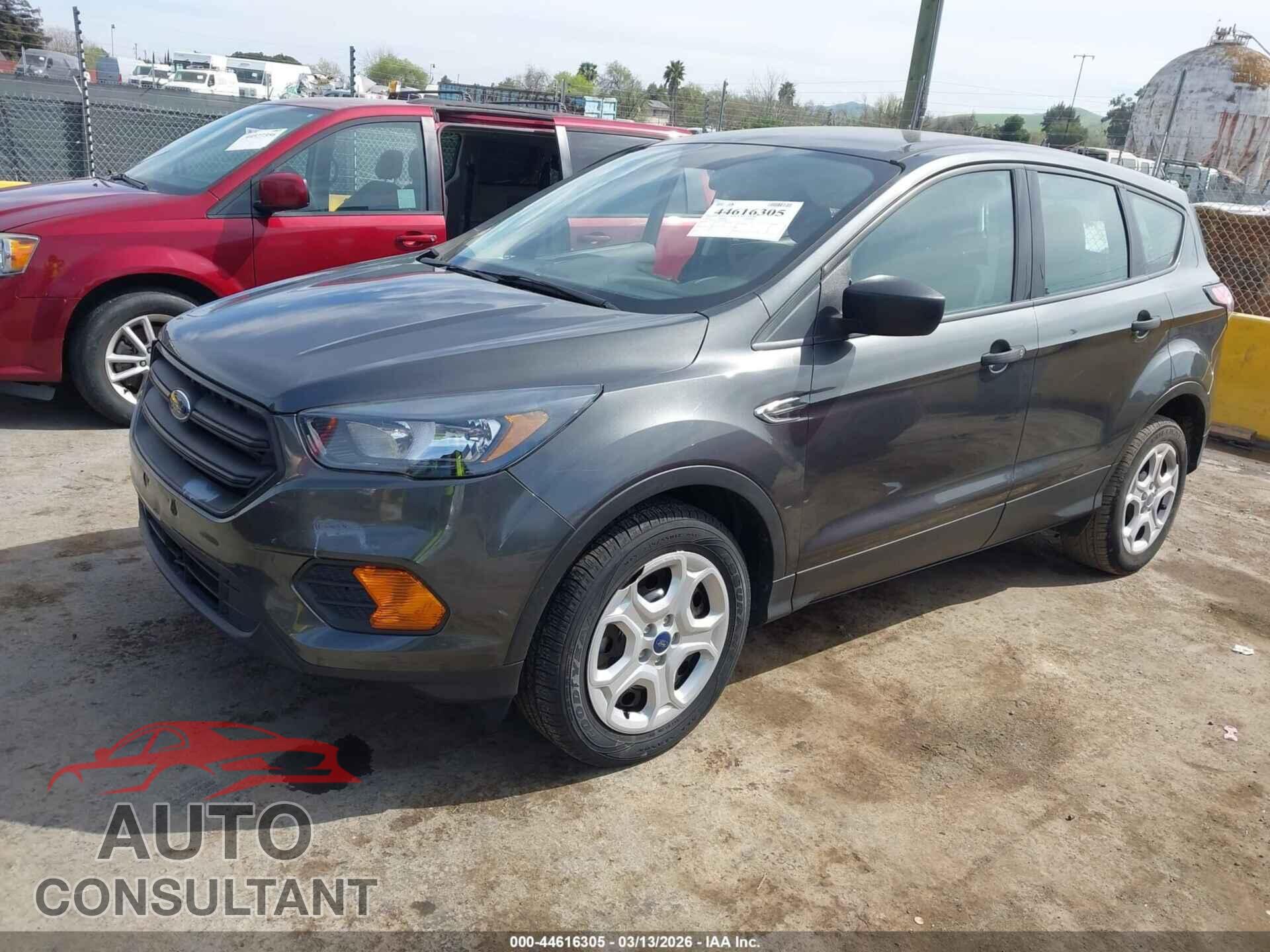 FORD ESCAPE 2018 - 1FMCU0F71JUC76716