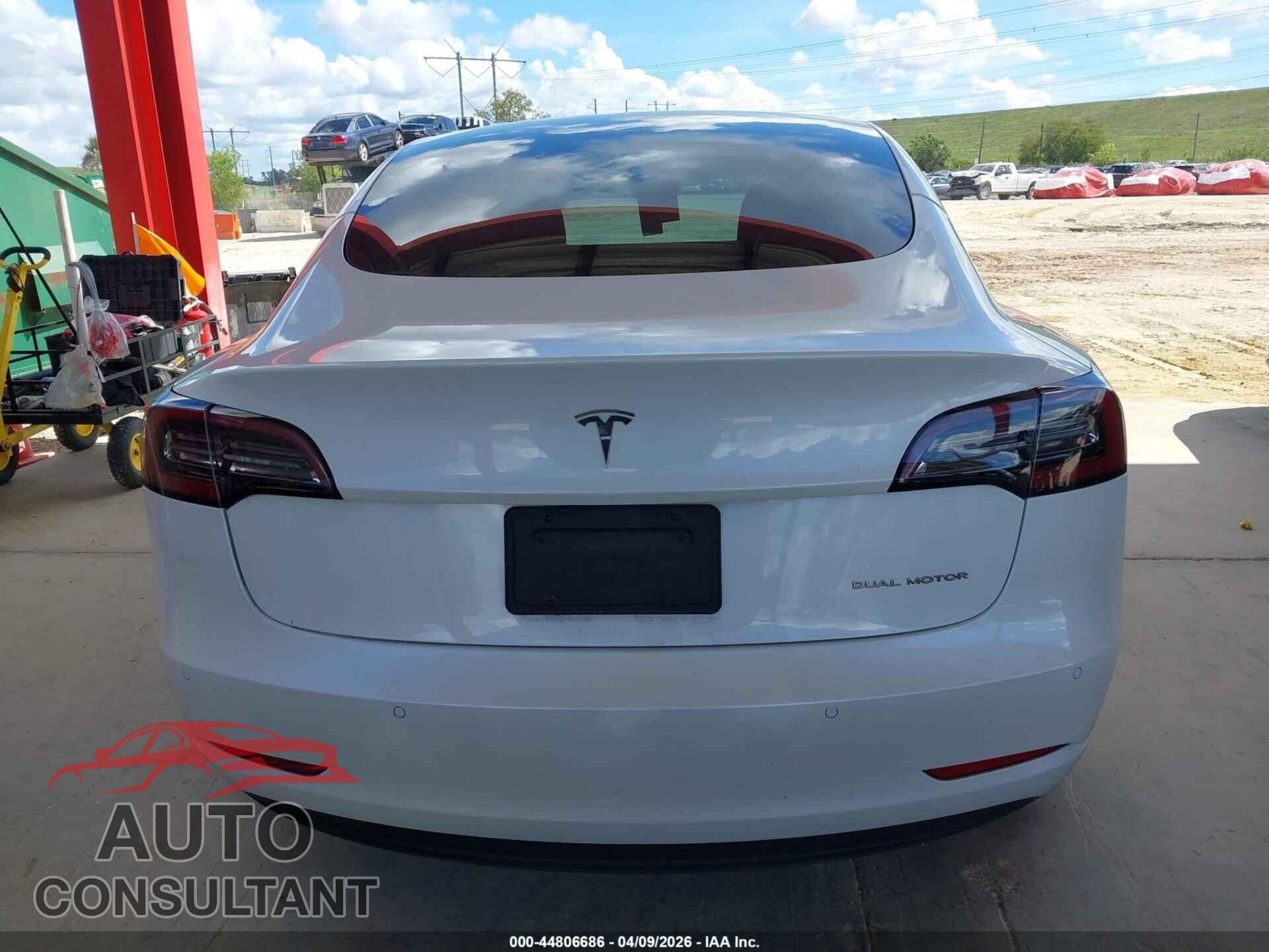 TESLA MODEL 3 2021 - 5YJ3E1EB5MF975129