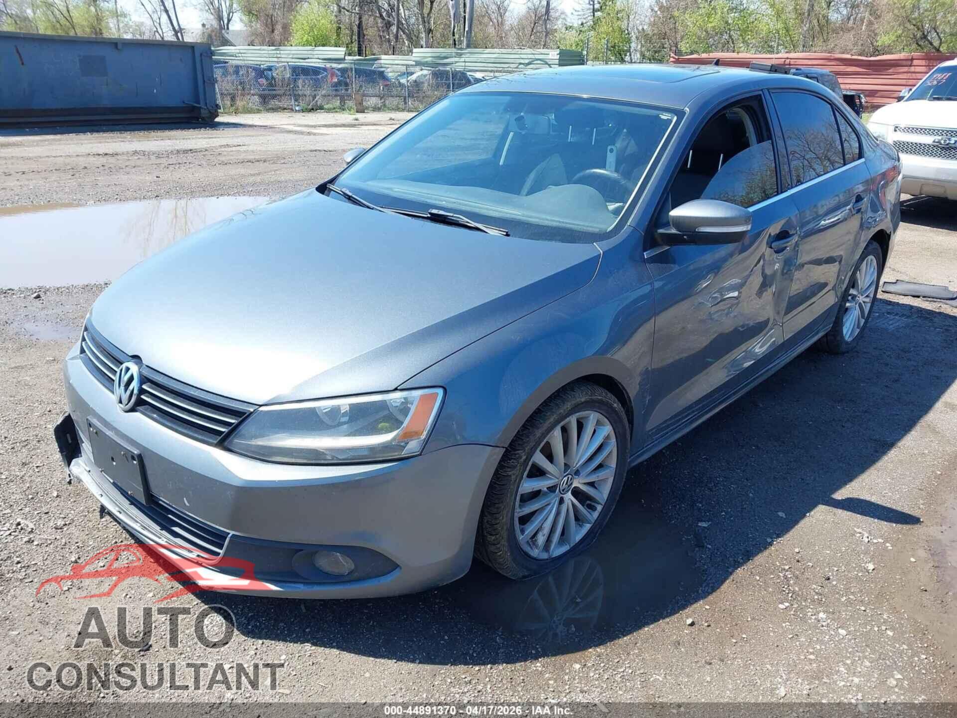 VOLKSWAGEN JETTA 2011 - 3VWGX7AJ5BM329056