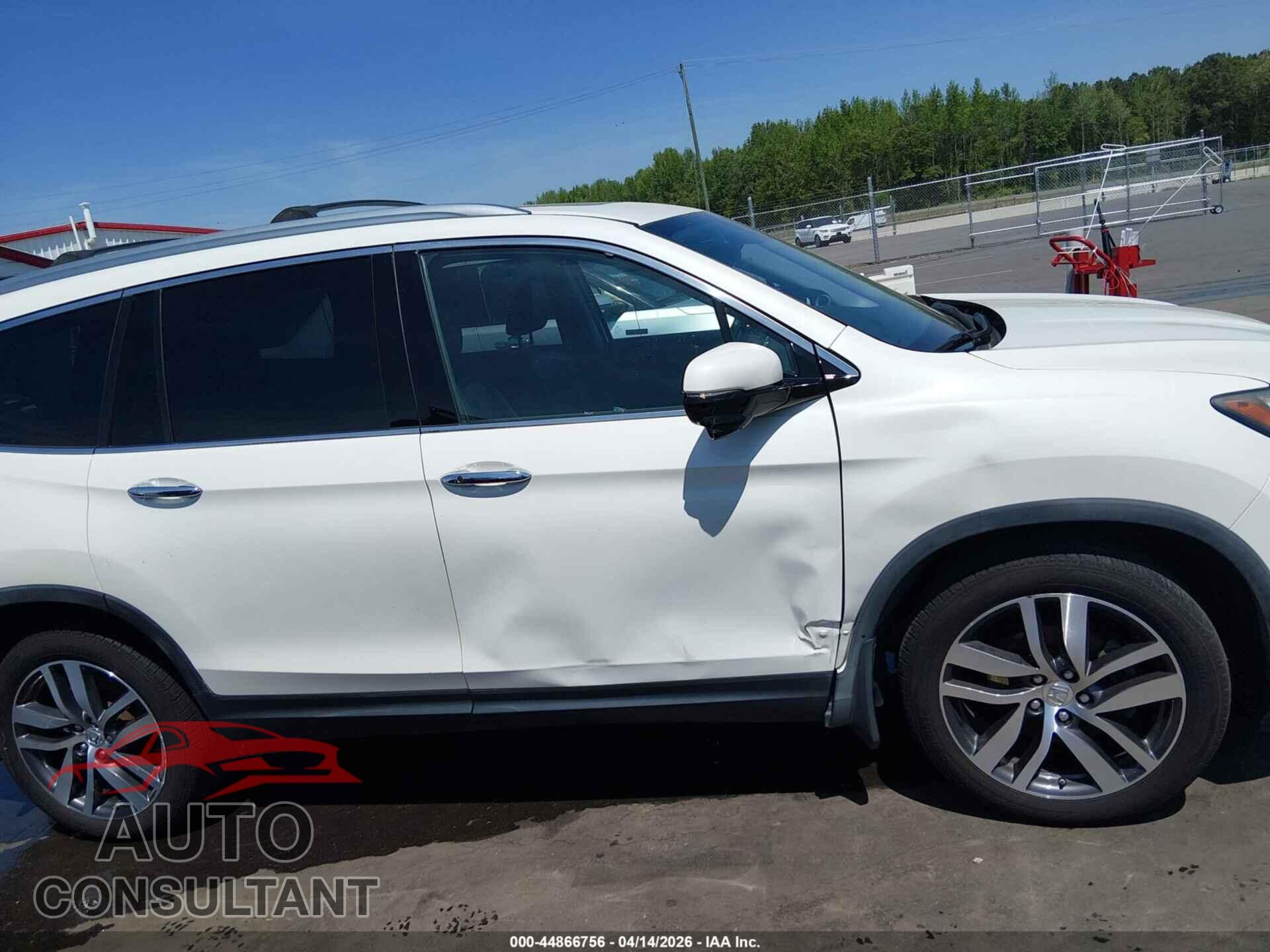 HONDA PILOT 2017 - 5FNYF6H94HB098387