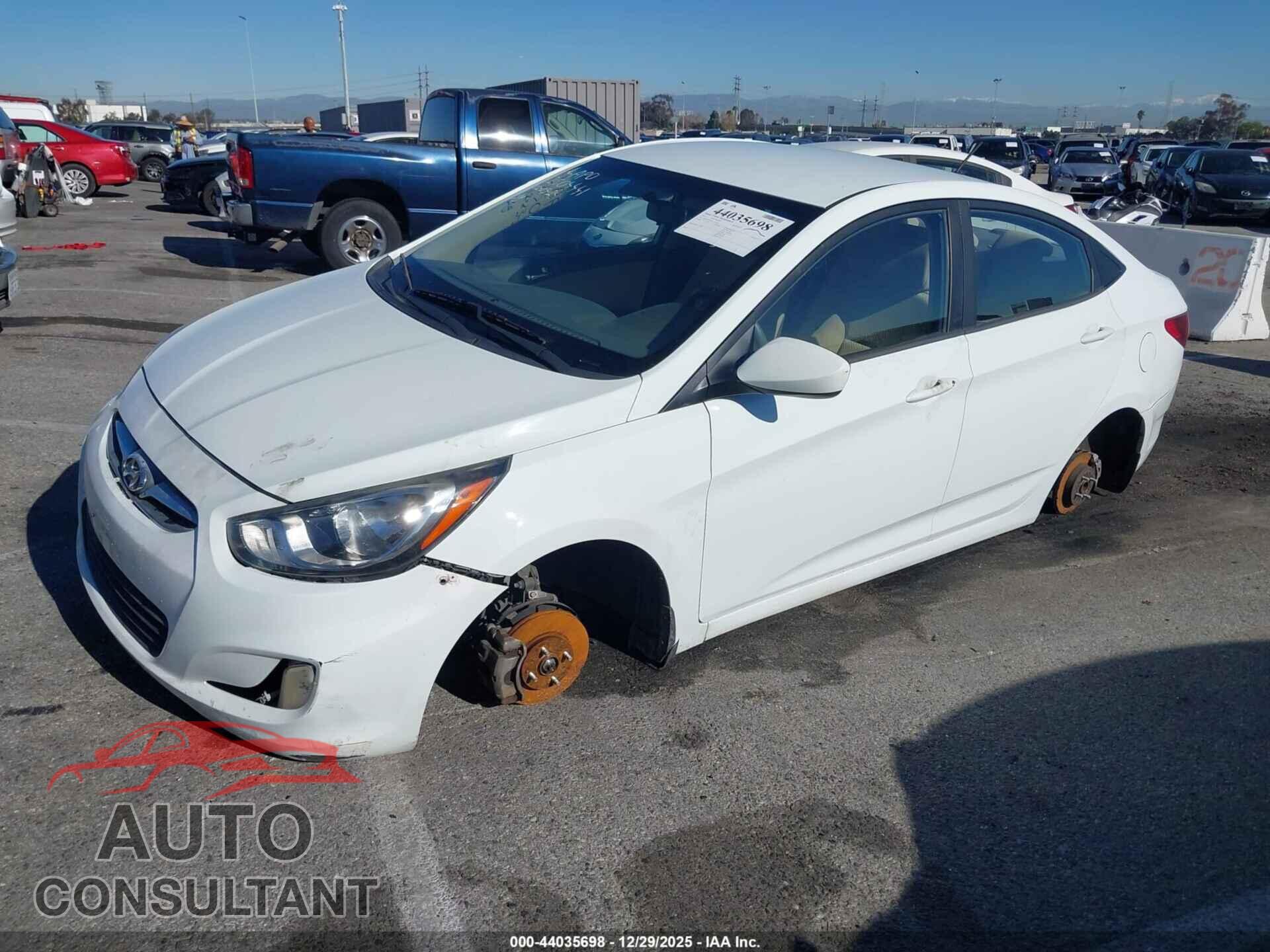 HYUNDAI ACCENT 2012 - KMHCU4AE3CU121844