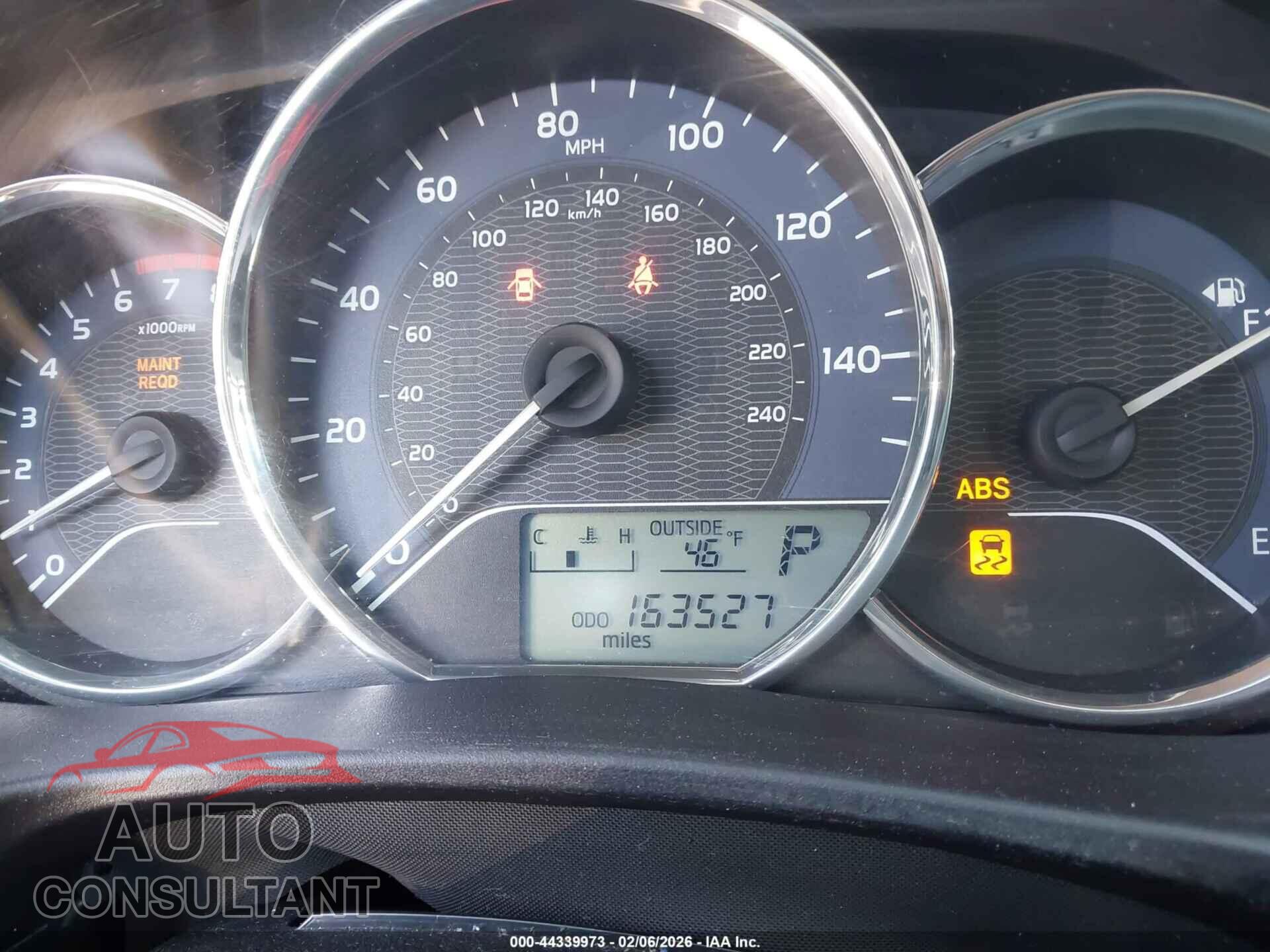 TOYOTA COROLLA 2014 - 5YFBURHE6EP079897