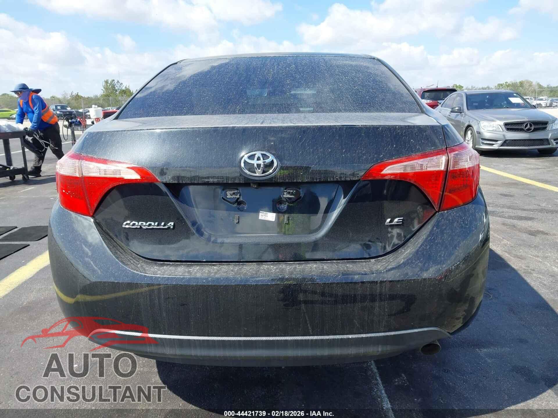 TOYOTA COROLLA 2017 - 5YFBURHE8HP722481