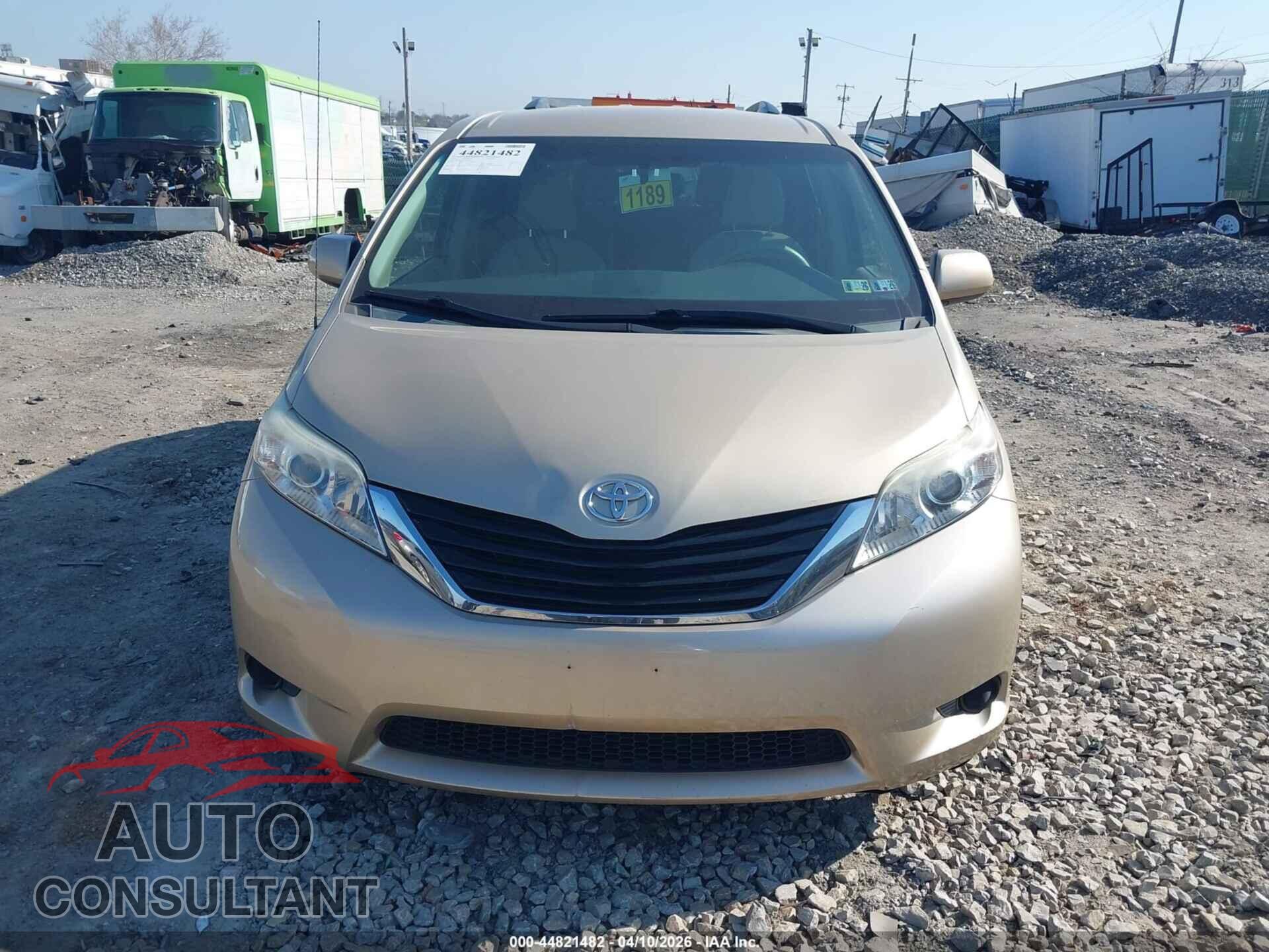 TOYOTA SIENNA 2014 - 5TDKK3DC2ES449452