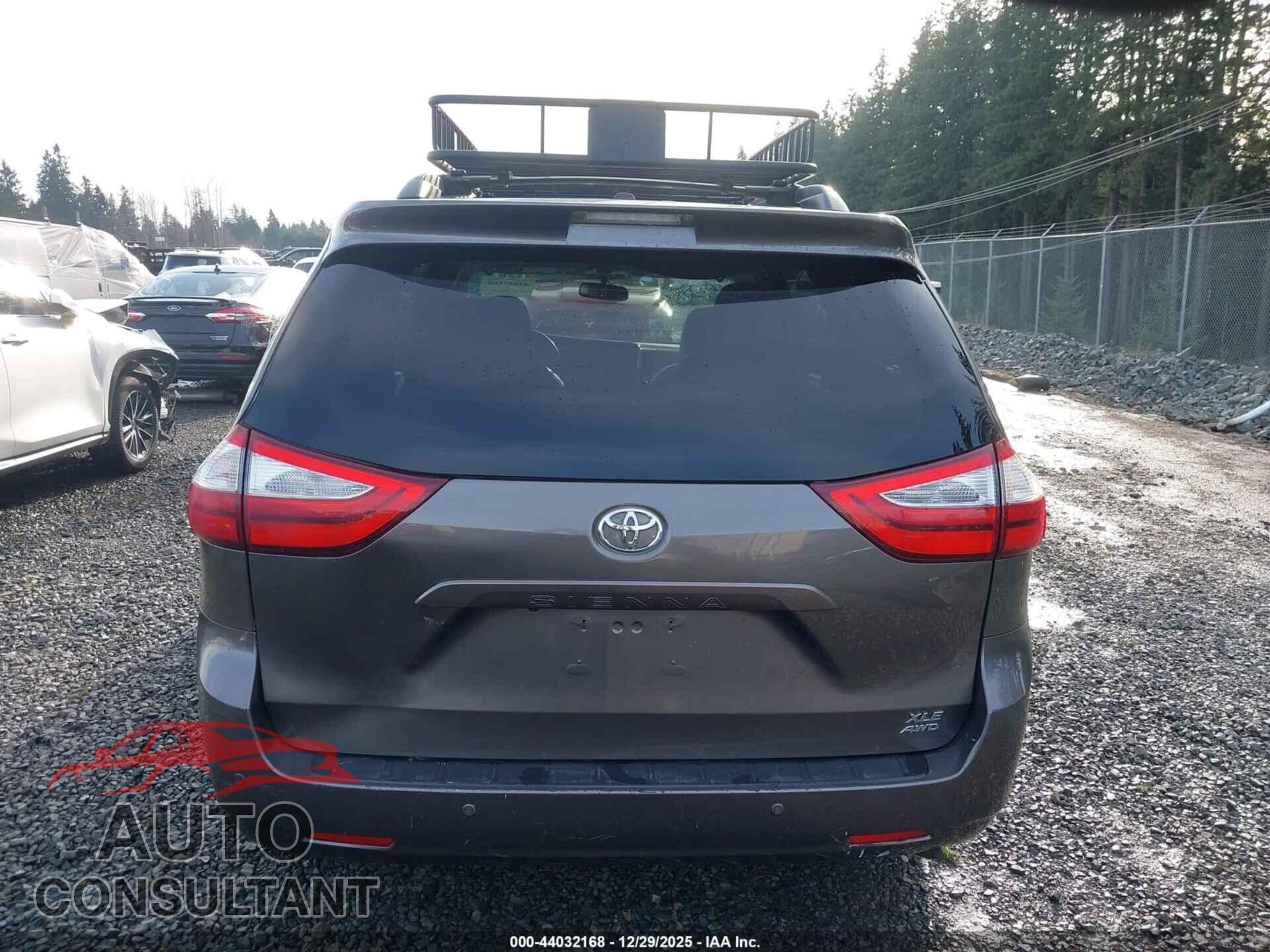 TOYOTA SIENNA 2017 - 5TDDZ3DC5HS167539