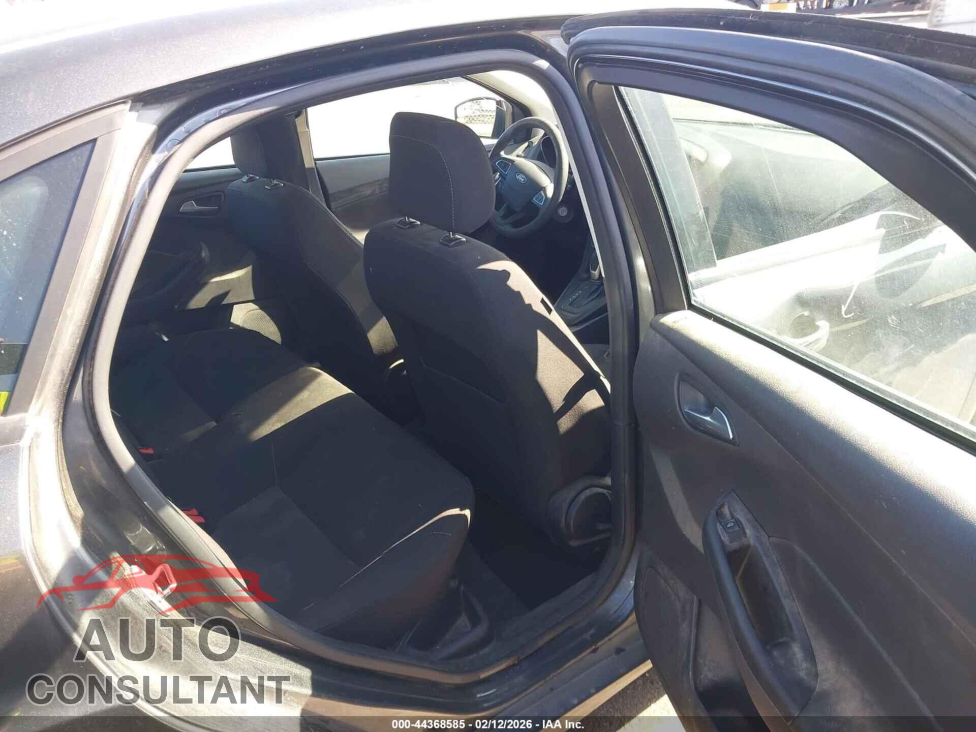 FORD FOCUS 2018 - 1FADP3F22JL271252