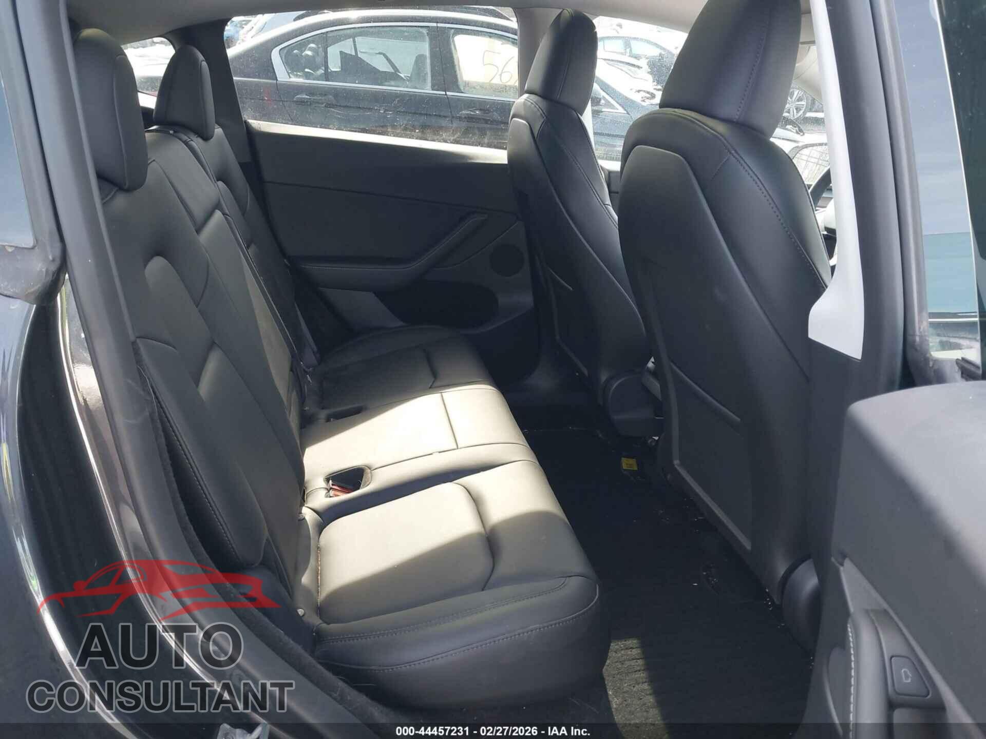TESLA MODEL Y 2024 - 7SAYGDED6RF093187