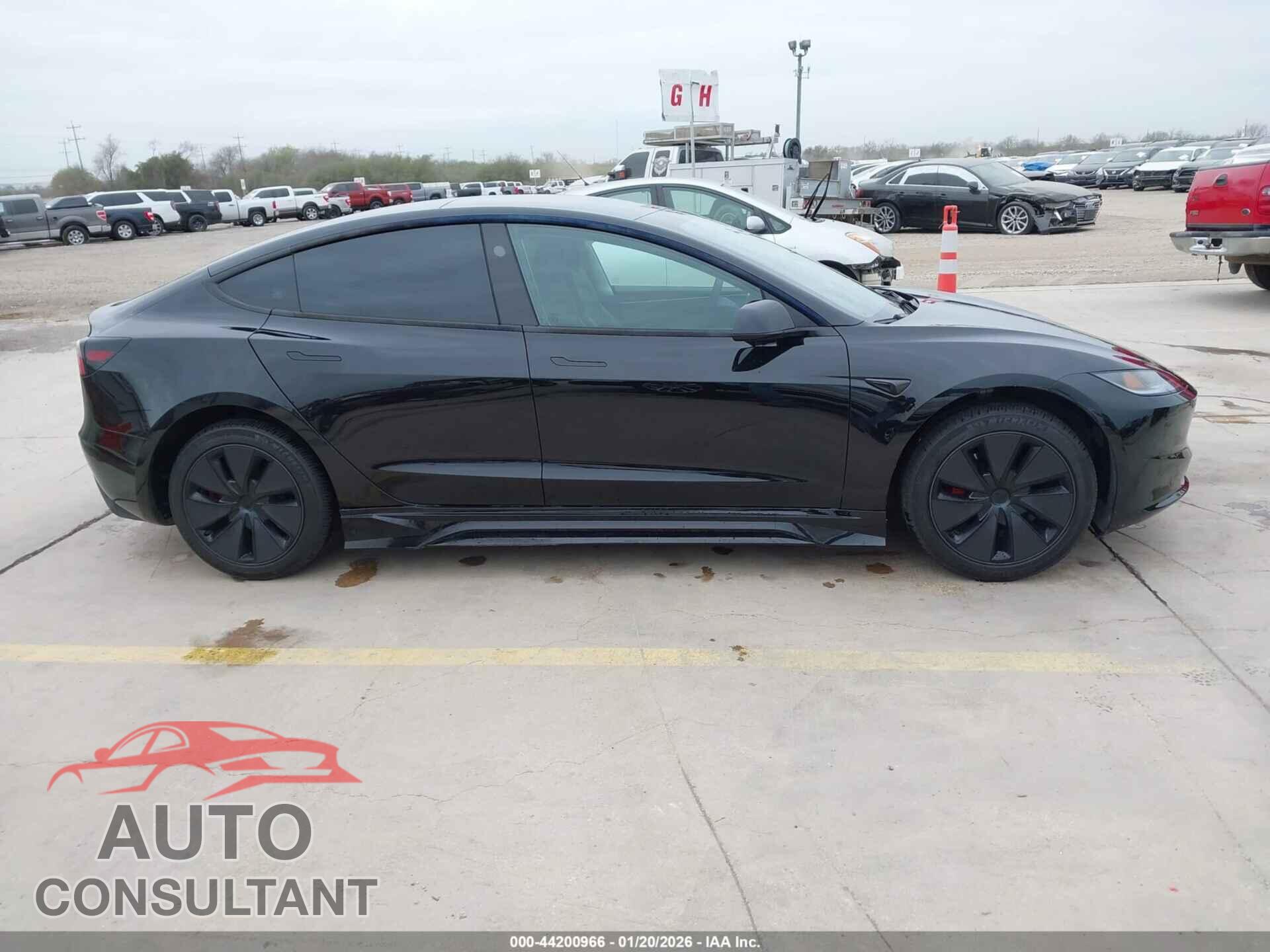 TESLA MODEL 3 2025 - 5YJ3E1EA6SF040352