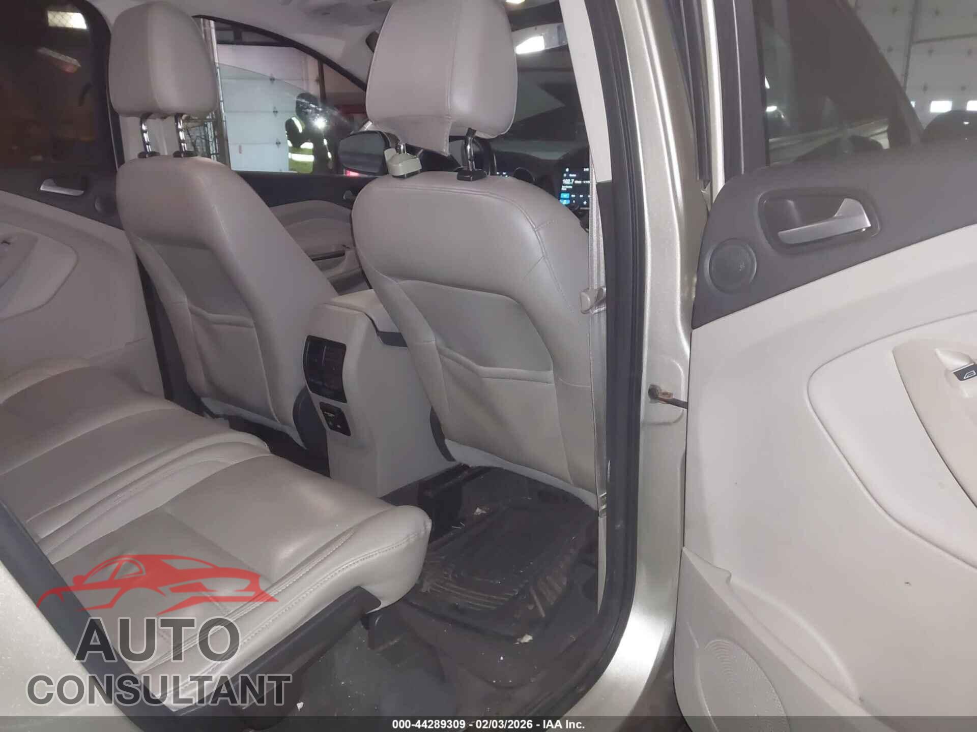 FORD ESCAPE 2017 - 1FMCU9JD9HUC41370